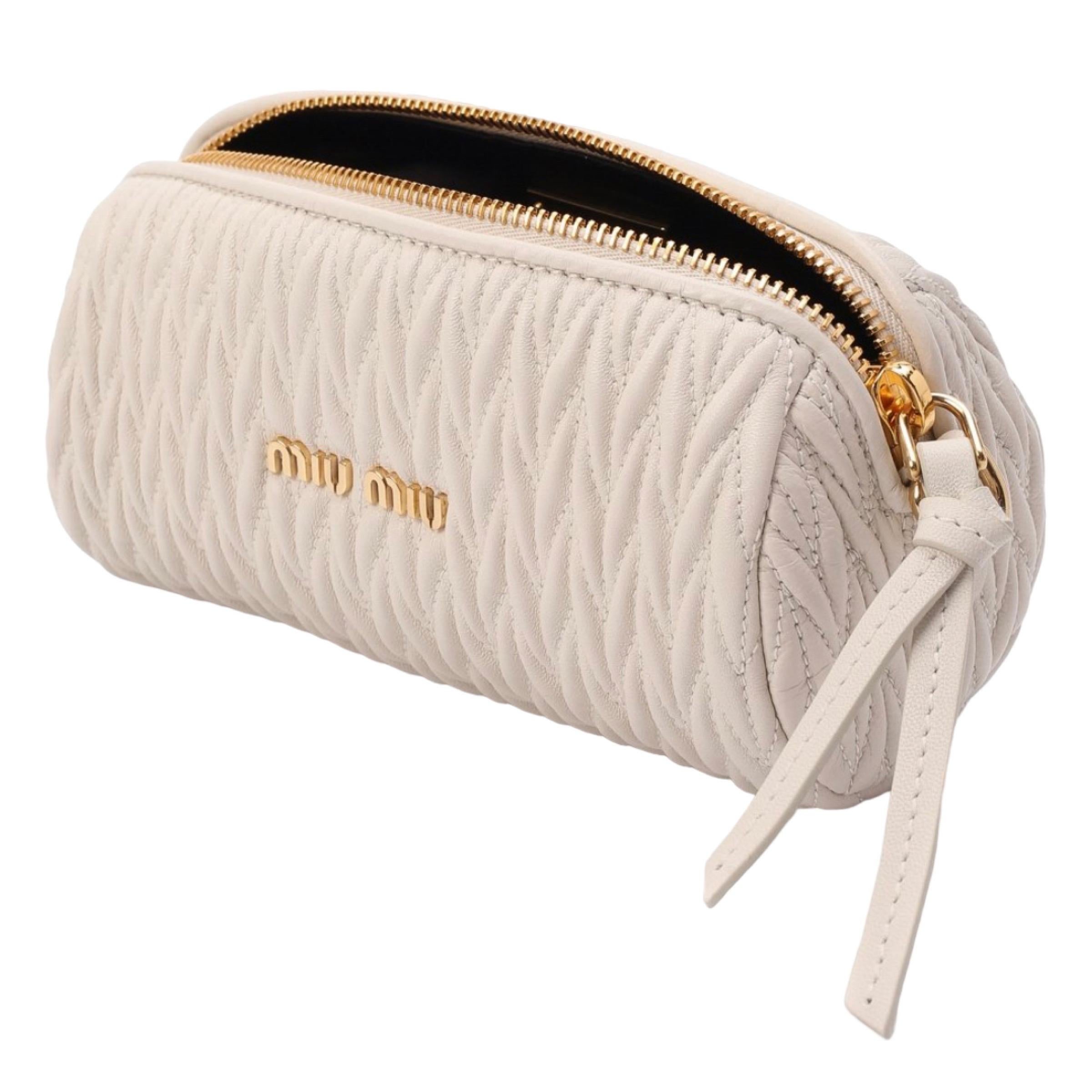 NEW Miu Miu White Matelasse Nappa Leather Shoulder Bag For Sale 2