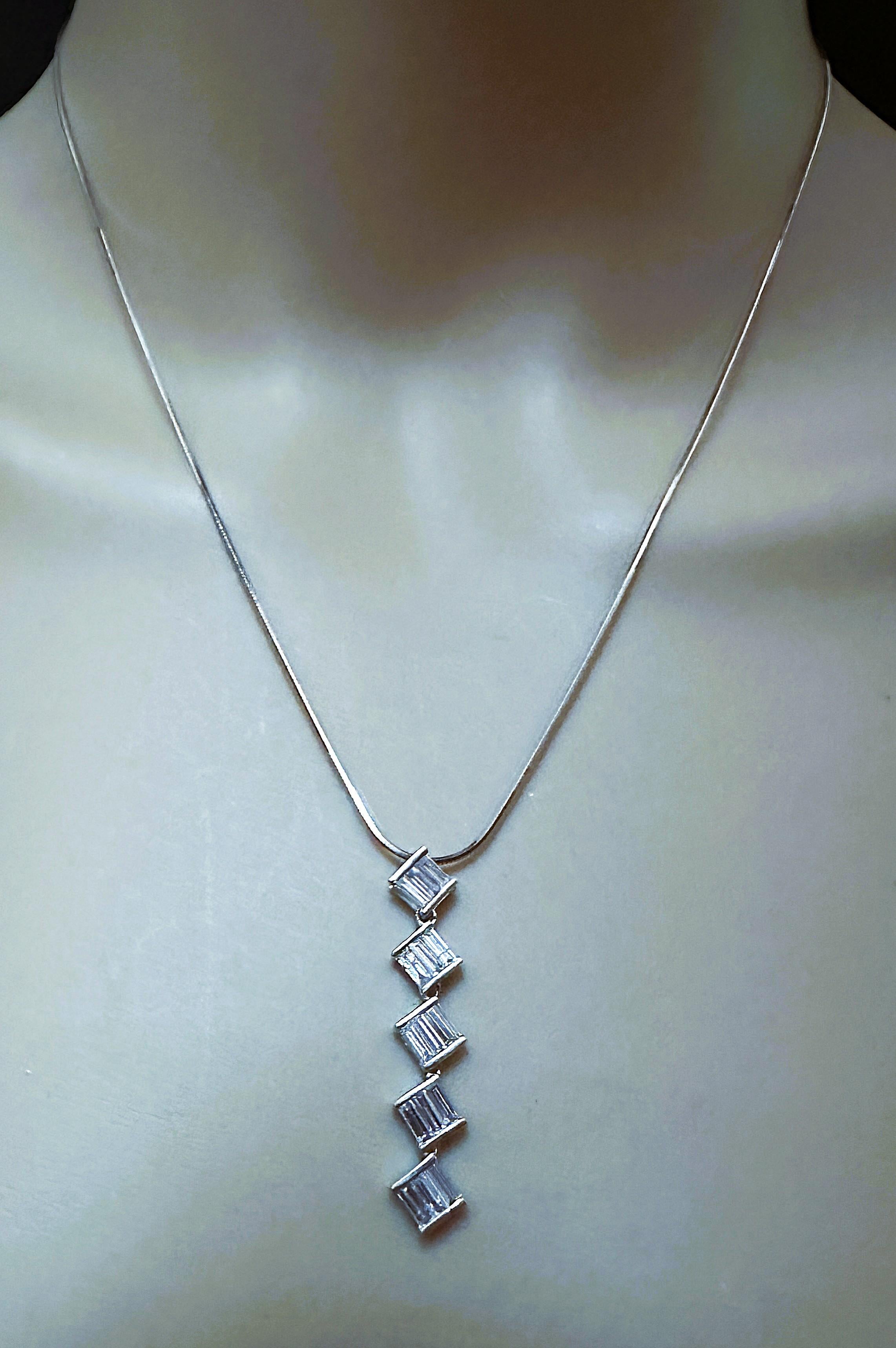 Nuevo Collar Moderno Colgante Lineal Viaje Diamante 1 Quilate Plata de Ley en venta 2