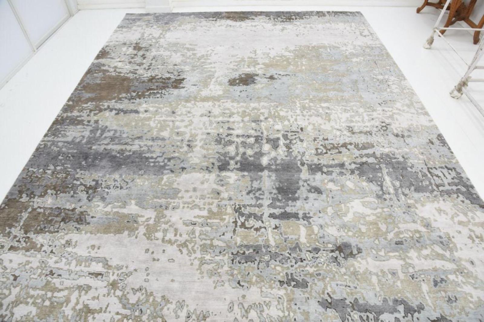 Nouveau tapis moderne abstrait en laine et soie de conception abstraite en vente 2