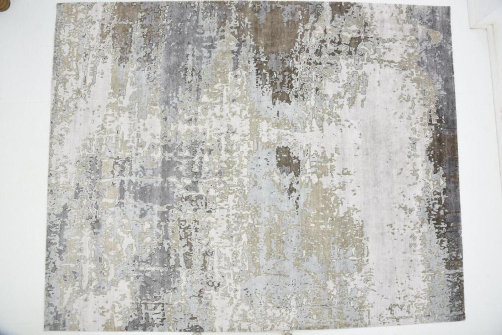 Moderner Teppich aus Wolle und Seide mit abstraktem Design der Moderne (Indisch) im Angebot