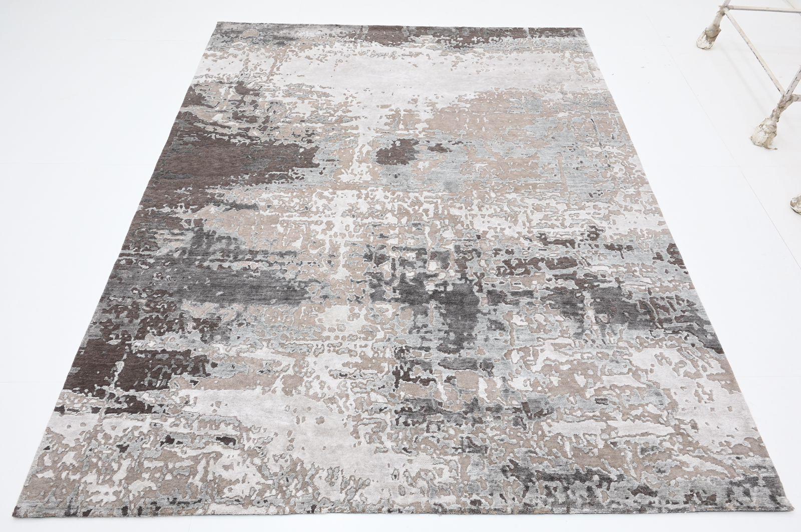 Indian New Modern Abstract Design Wool and Silk Rug For Sale