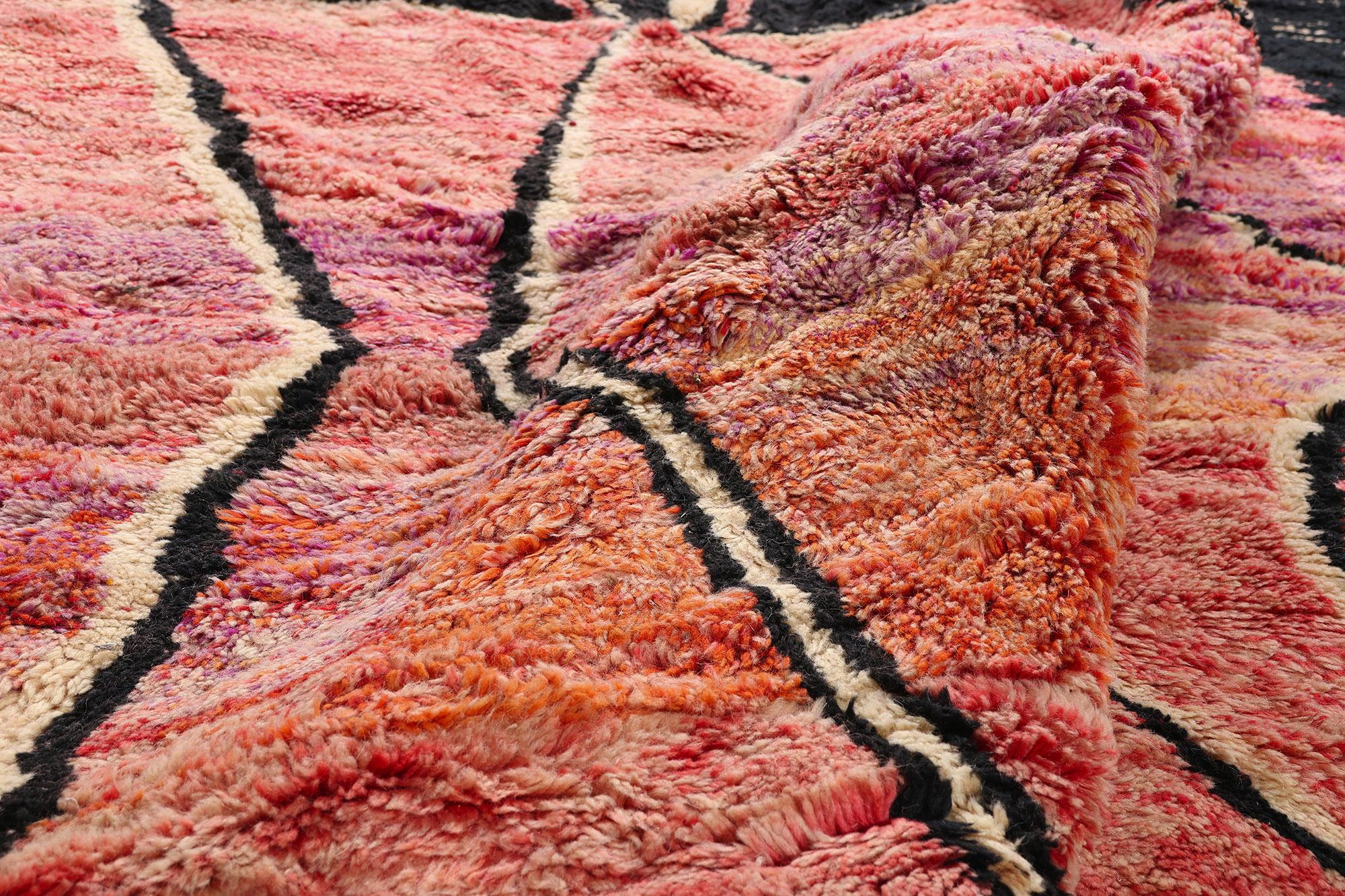 Nouveau tapis berbère marocain contemporain de style tribal en vente 1