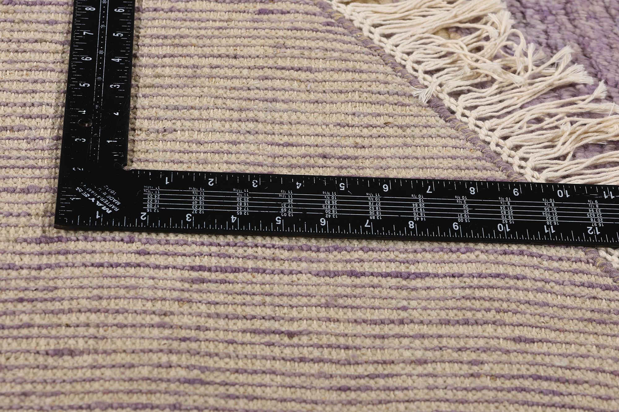 New Modern Boho Amethyst Mirage Round Moroccan Rug, 07'11 x 07'10 In New Condition For Sale In Dallas, TX