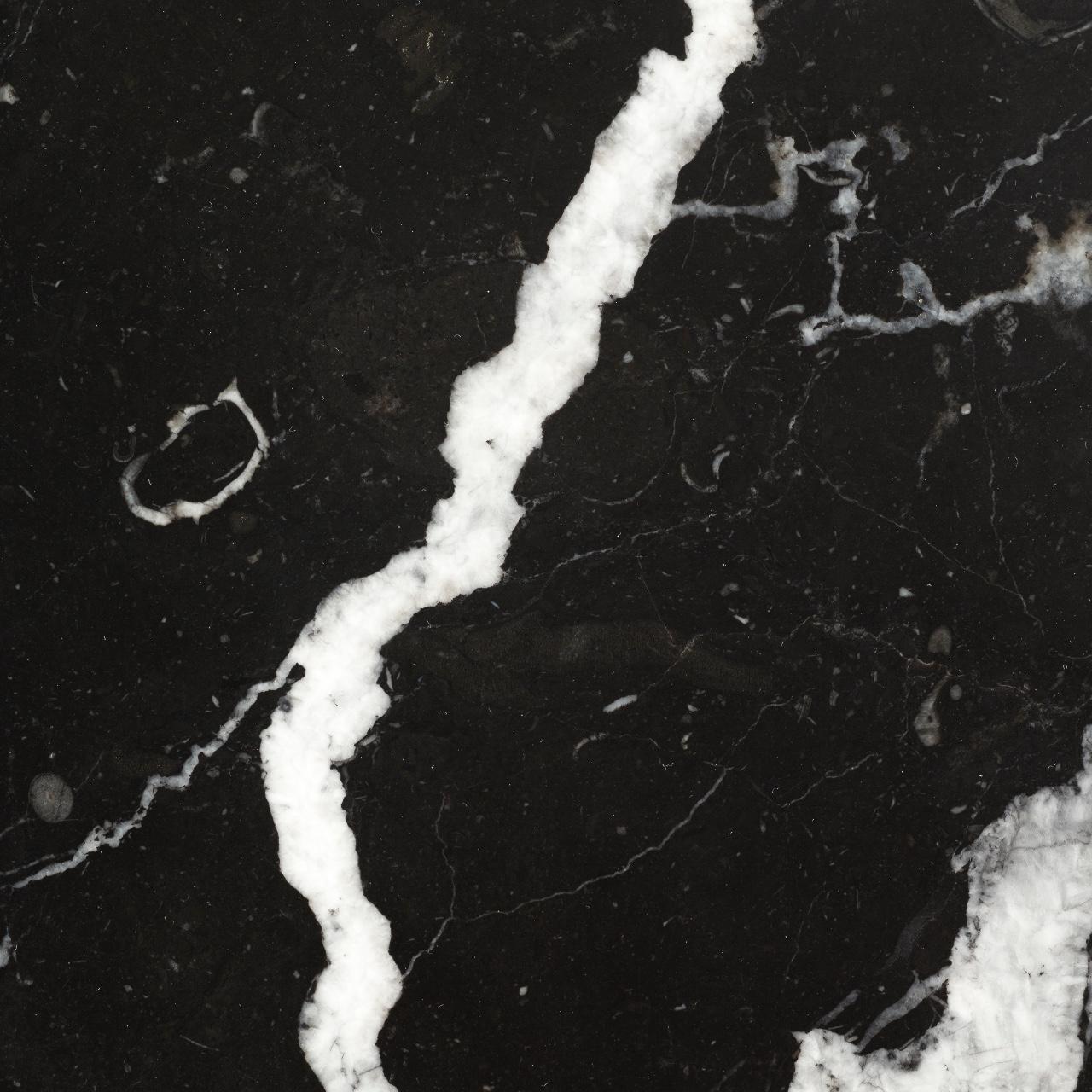 italien Table basse moderne Marquinia noire, designer Ivan Colominas en vente