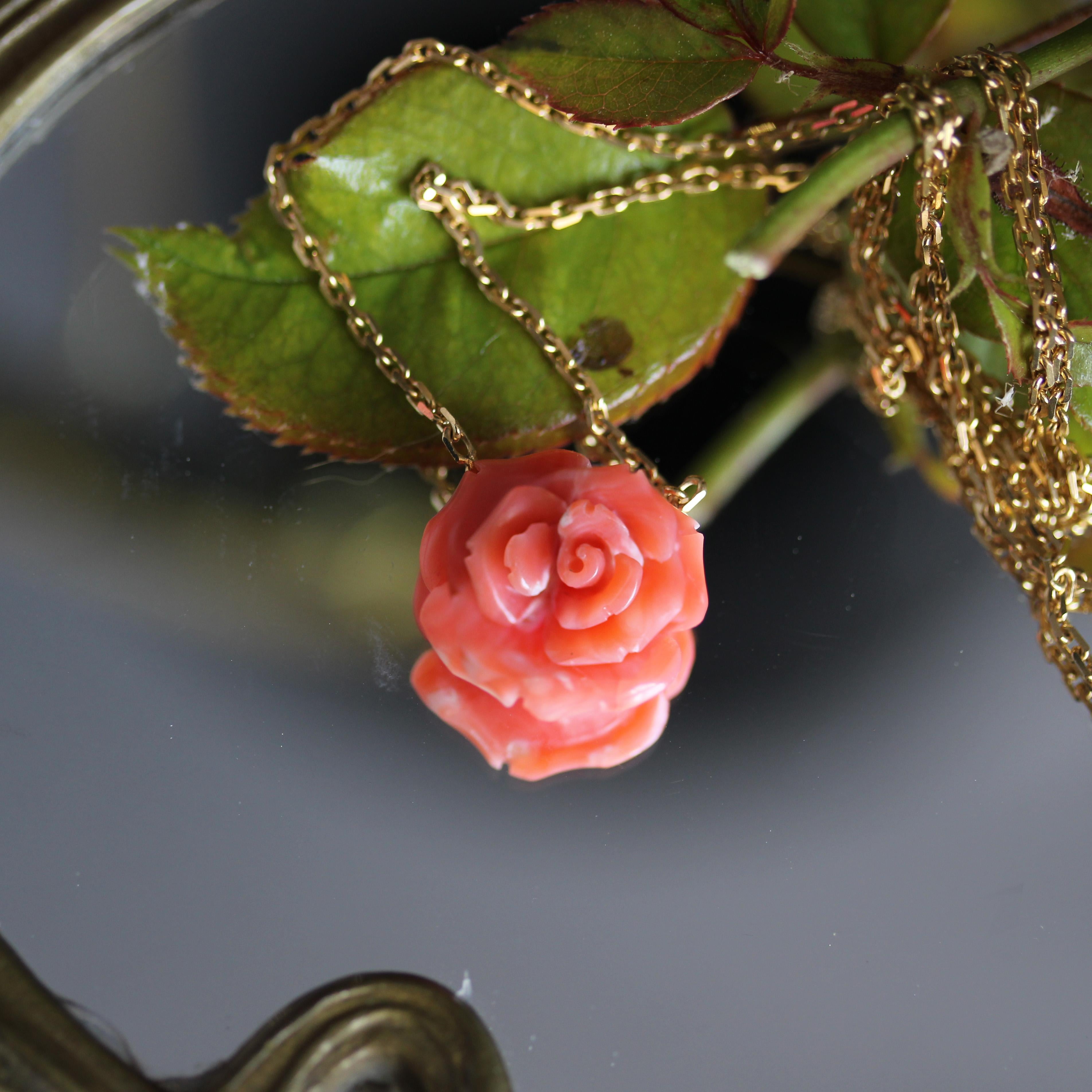 New Modern Coral Rose Shaped 18 Karat Gelbgold Halskette 3