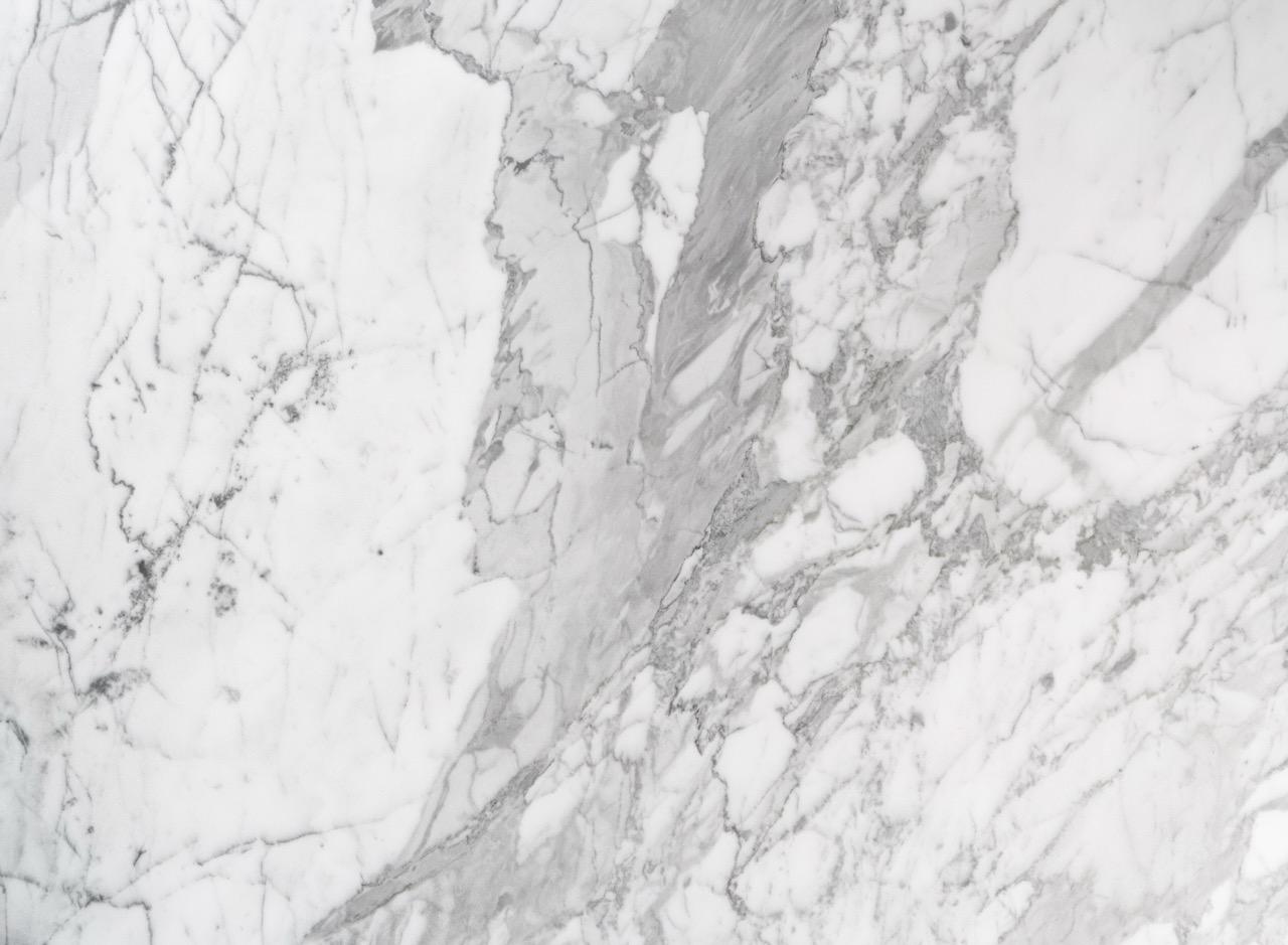 New Modern Dining Table in White Gioia marble, Designer Ivan Colominas In New Condition For Sale In Milan, IT