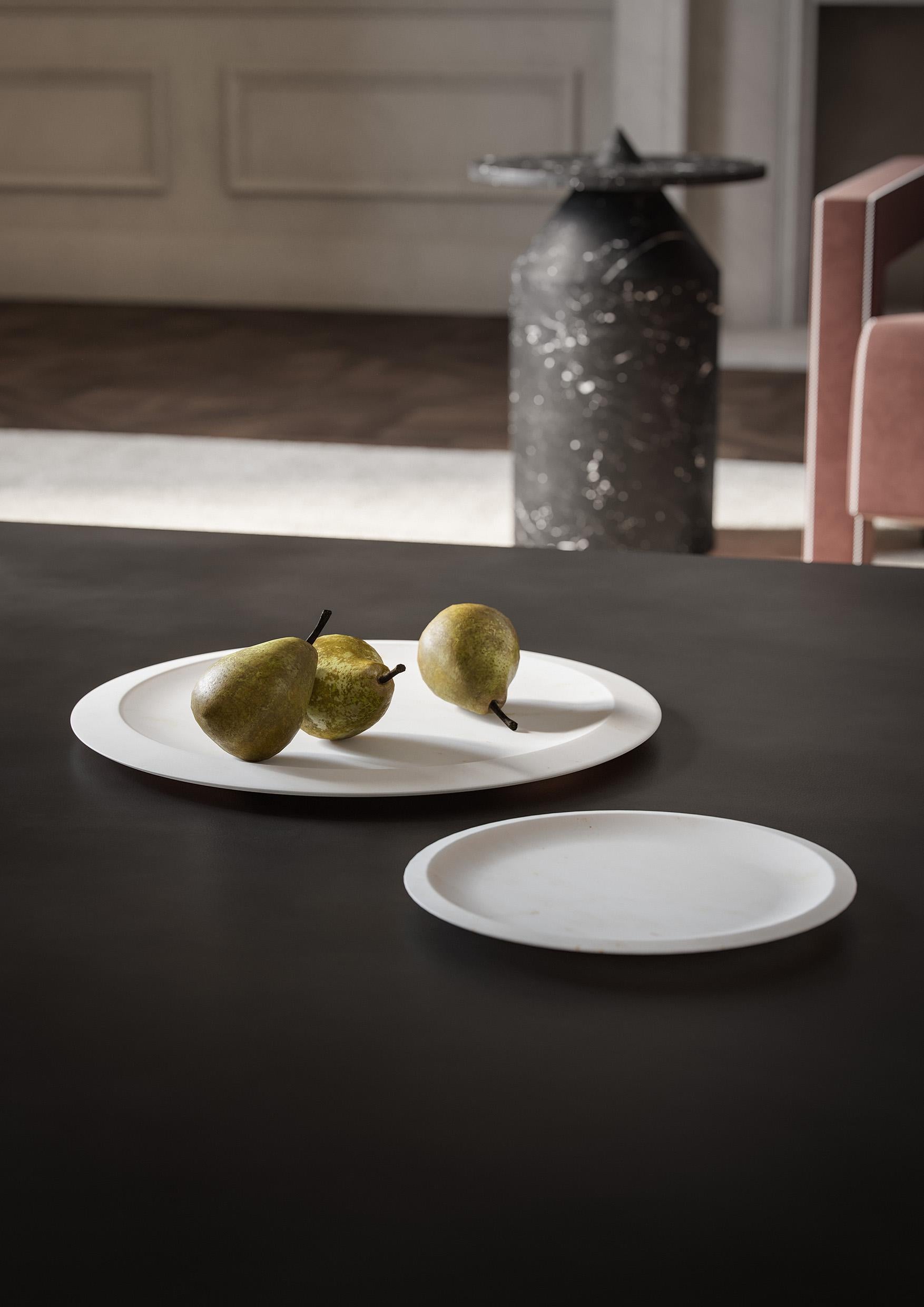 Nuevo Plato Moderno en Mármol Blanco Michelangelo Creador Ivan Colominas Stock en Nuevo estado para la venta en Milan, IT