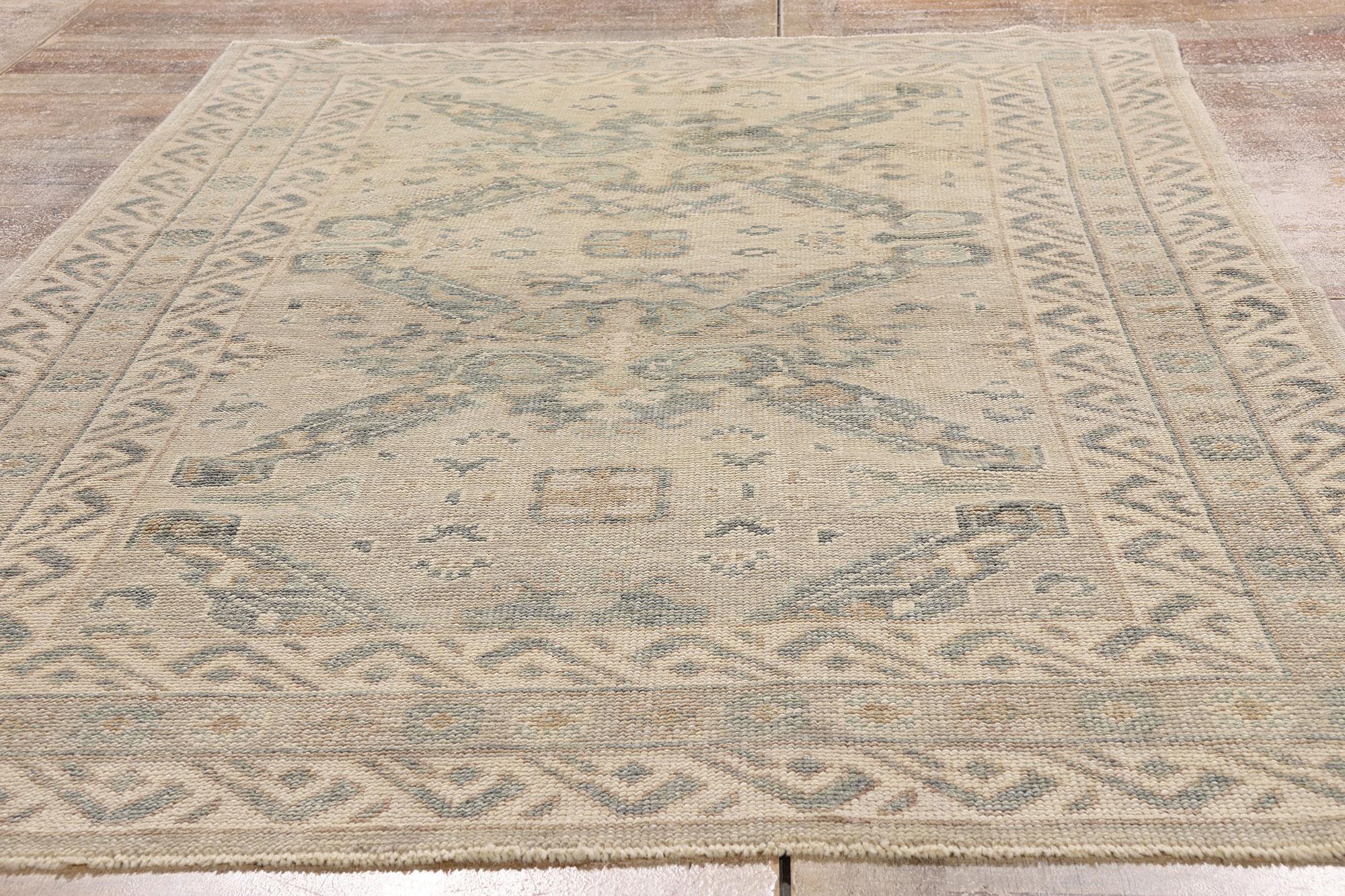 Neuer moderner erdfarbener türkischer Oushak-Teppich im zeitgenössischen Stil (21. Jahrhundert und zeitgenössisch) im Angebot