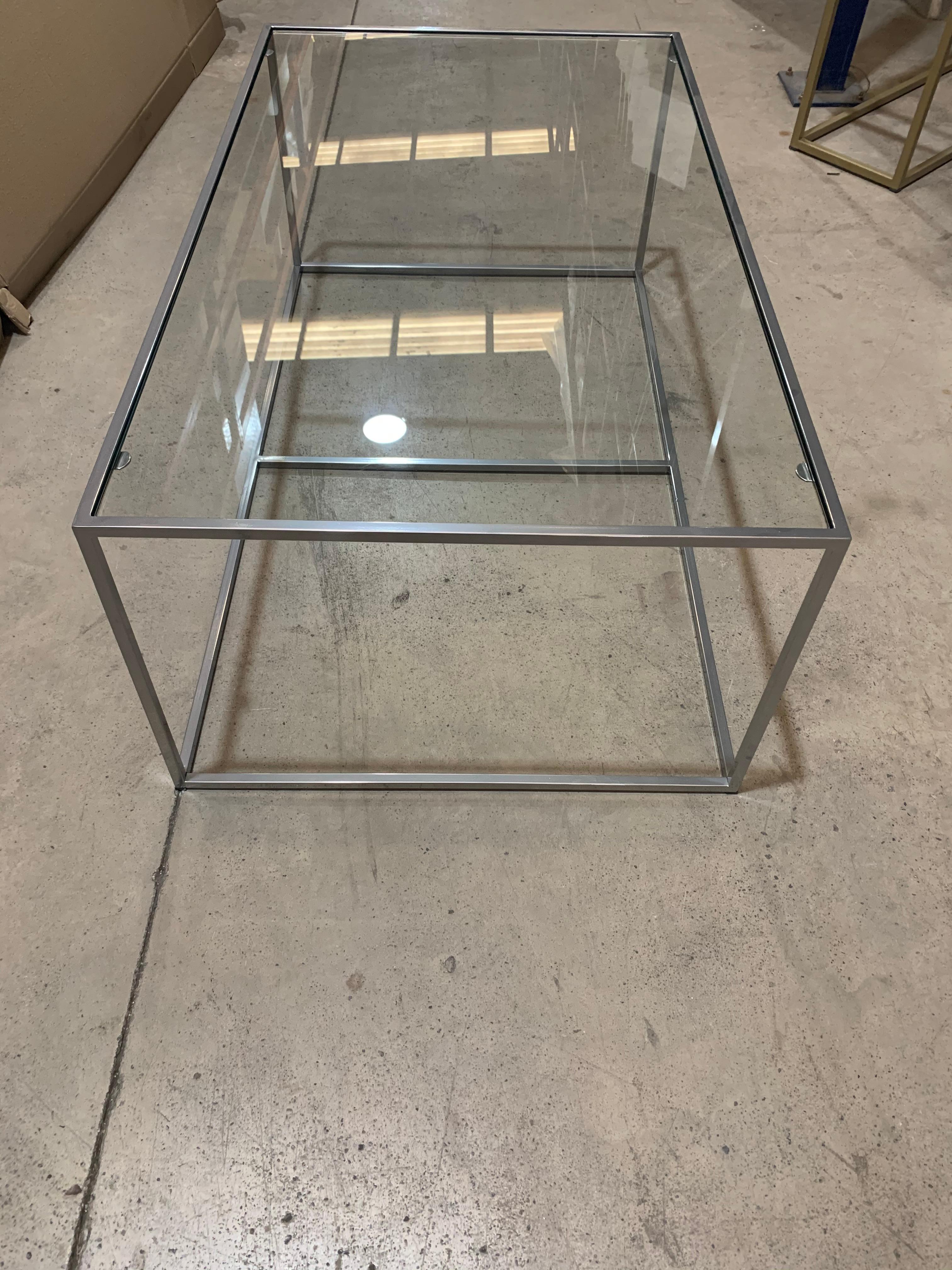 Fer Nouvelle table rectangulaire moderne en fer:: pour l'intérieur ou l'extérieur en vente