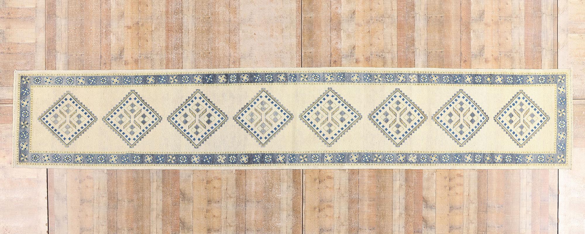 New Modern Ivory Turkish Oushak Carpet with Transitional Style For Sale 4