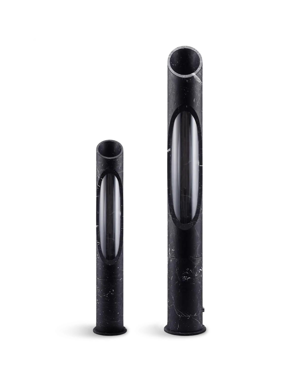 Neue moderne Lampe L aus schwarzem Marquinia-Marmor, entworfen von Jacopo Simonetti (Italienisch) im Angebot