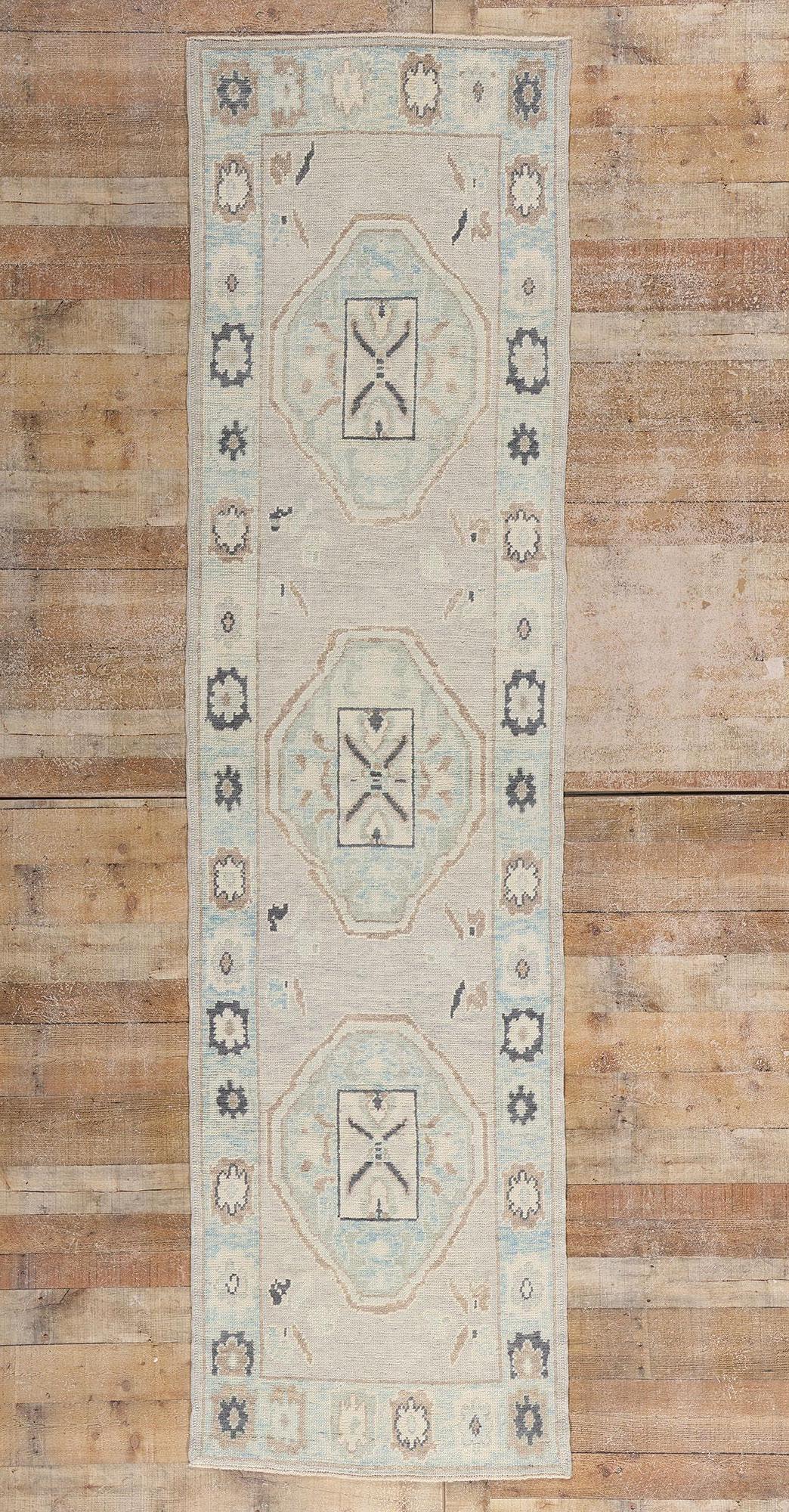 Nuovo Tappeto turco Oushak grigio chiaro moderno con stile transitorio in vendita 3