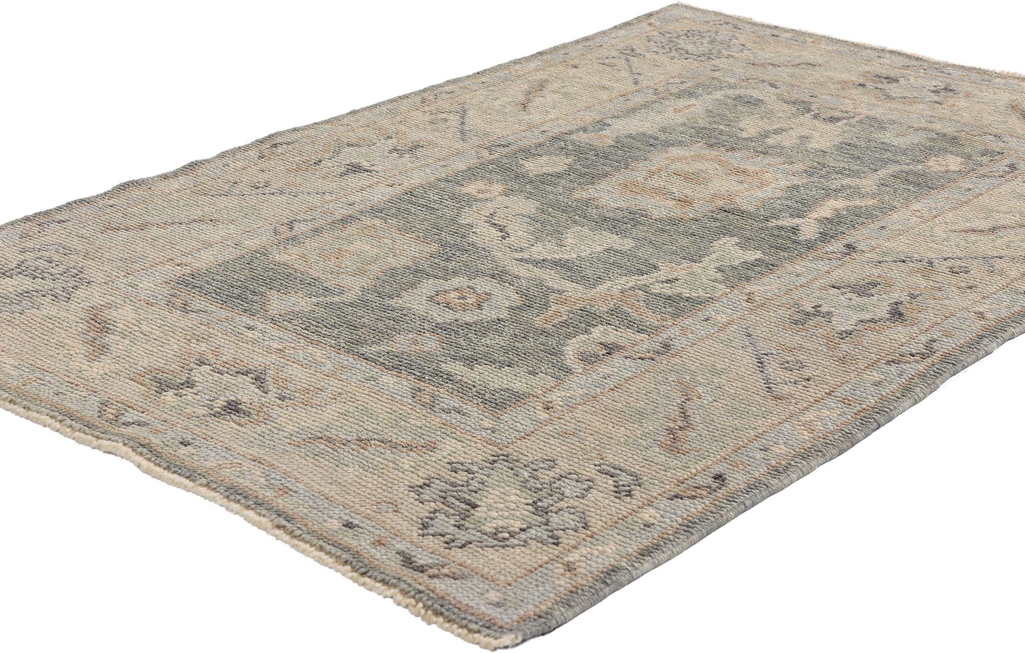 54021 New Modern Gray Turkish Oushak Rug, 02'11 x 04'06. In diesem modernen türkischen Oushak-Teppich aus handgeknüpfter Wolle findet die zeitlose Tradition ihre Stimme in der Sprache der zeitgenössischen Raffinesse. Die sanft geschliffene