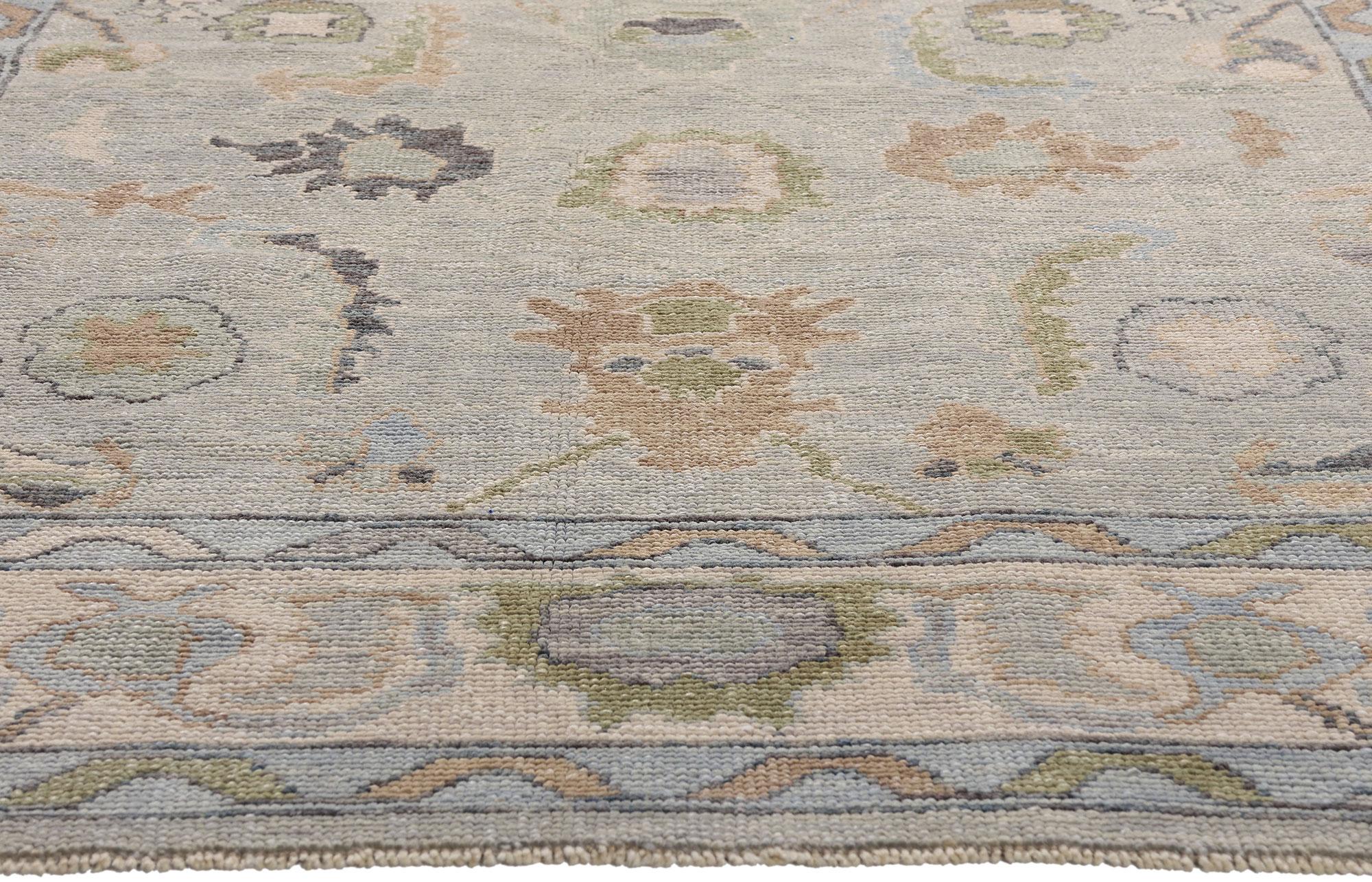 New Modern Light Gray Turkish Oushak Carpet with Transitional Style (Wolle) im Angebot