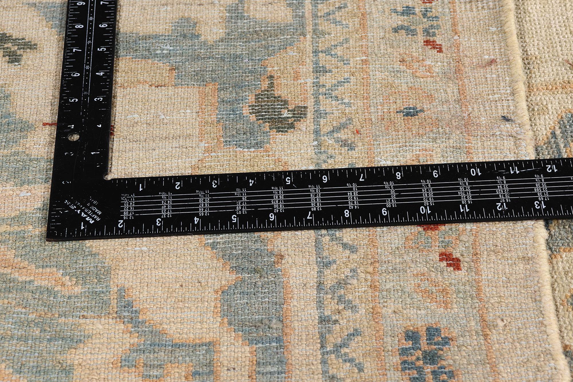 Un nuovo tappeto persiano moderno Sultanabad con uno stile transitorio in vendita 1