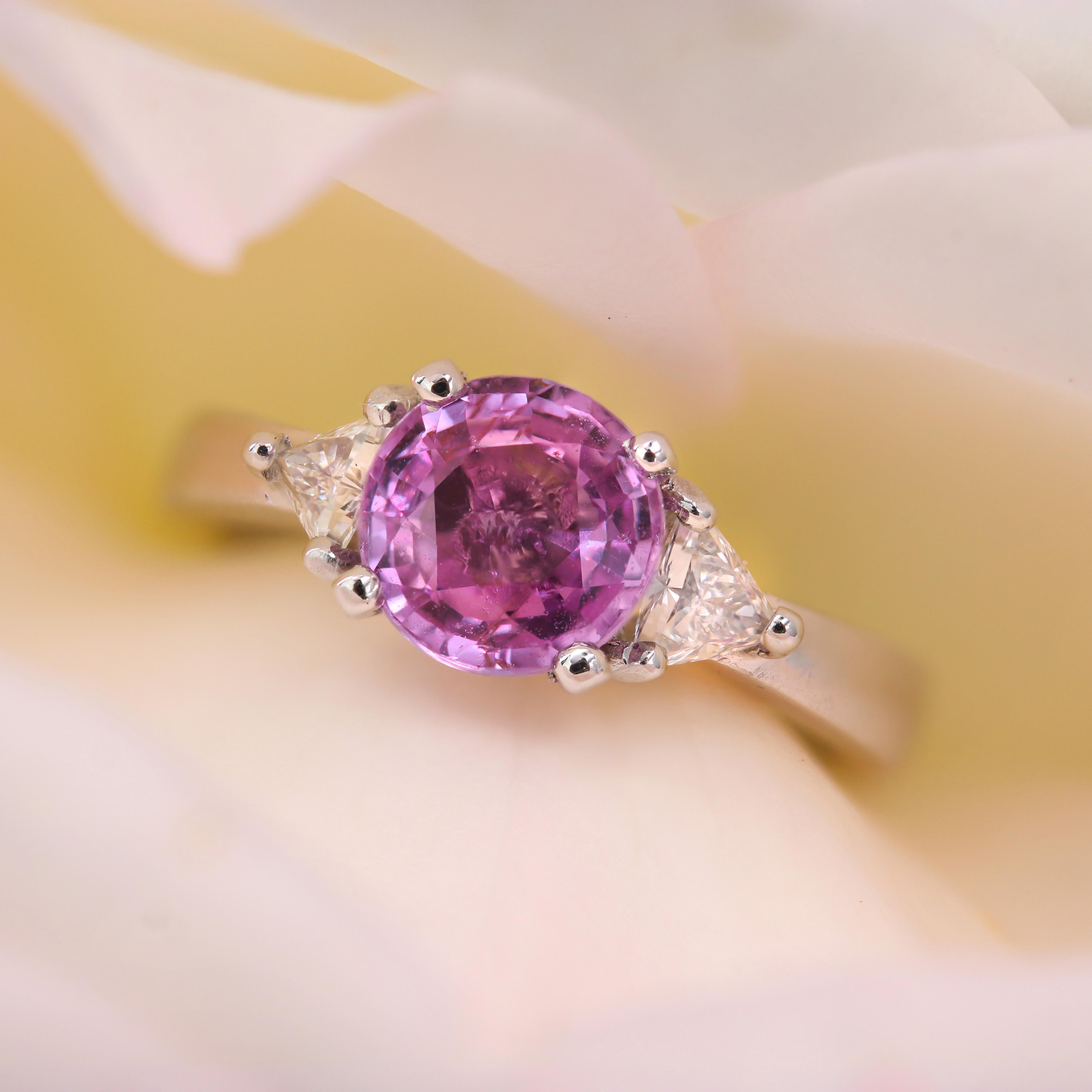 New Modern Pink Sapphire Diamonds 18 Karat White Gold Trilogy Ring 8