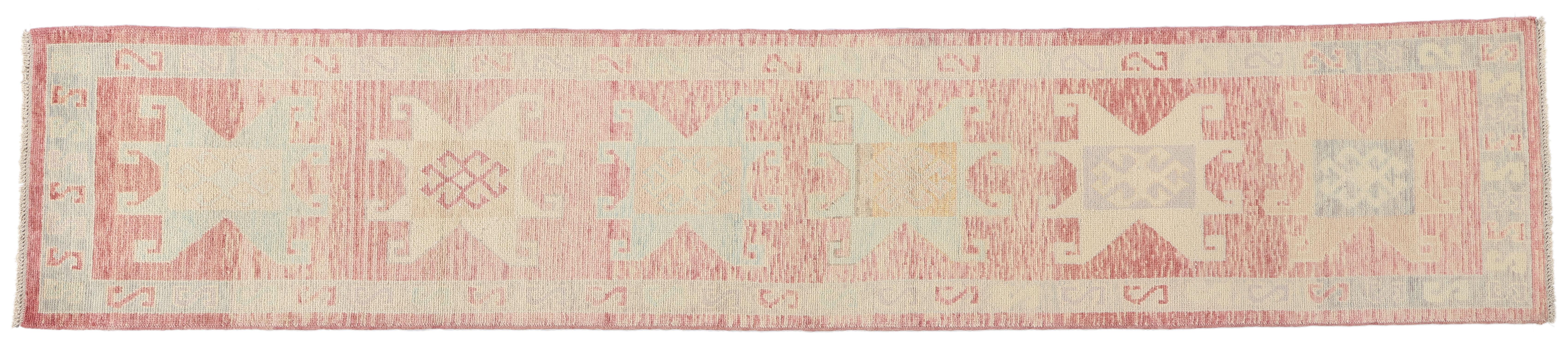 Neuer moderner rosa türkischer Oushak-Teppich mit traditionellem Stil im Angebot 2