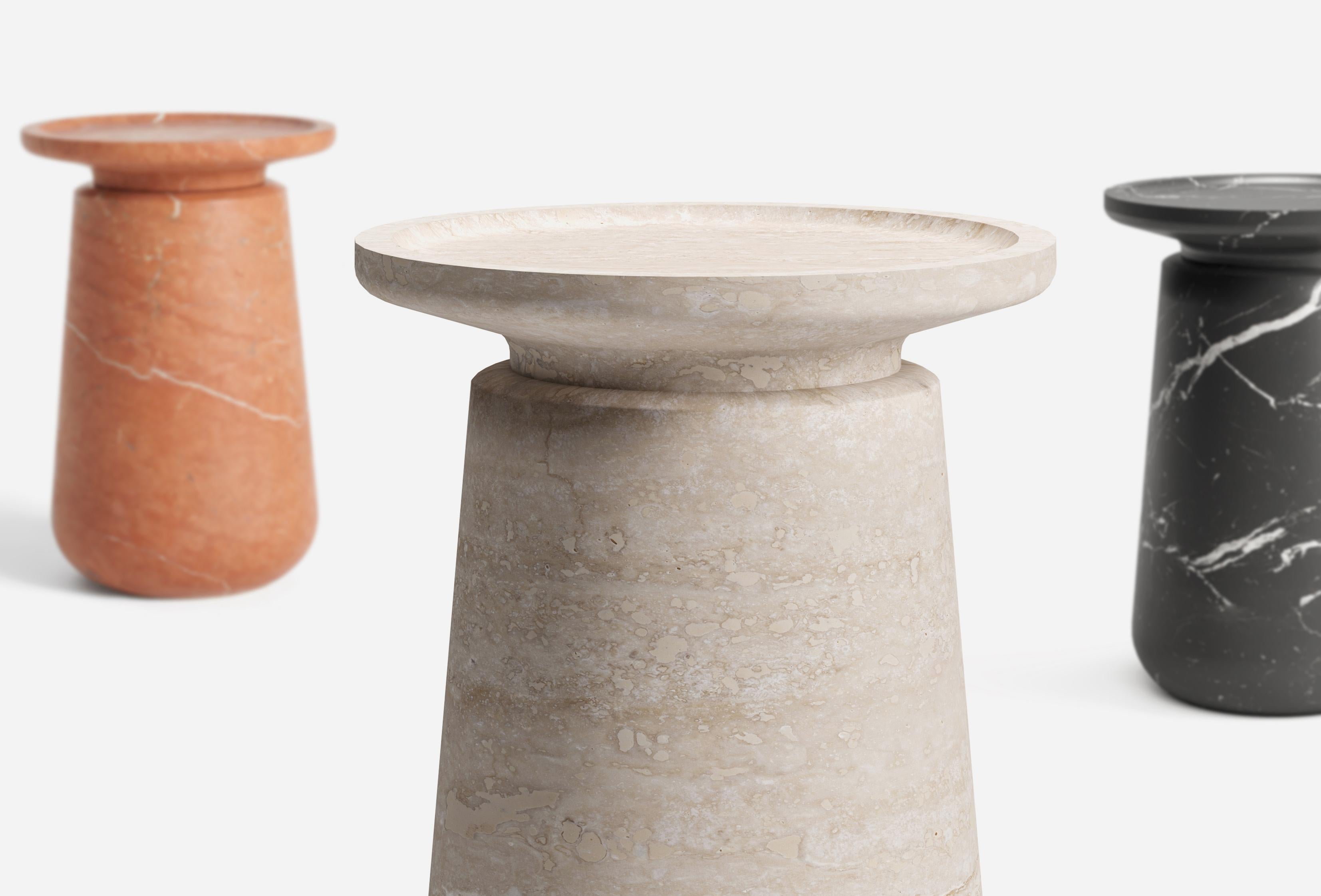 italien New Modern Side Table in Black Marquinia Marble, creator Ivan Colominas en vente