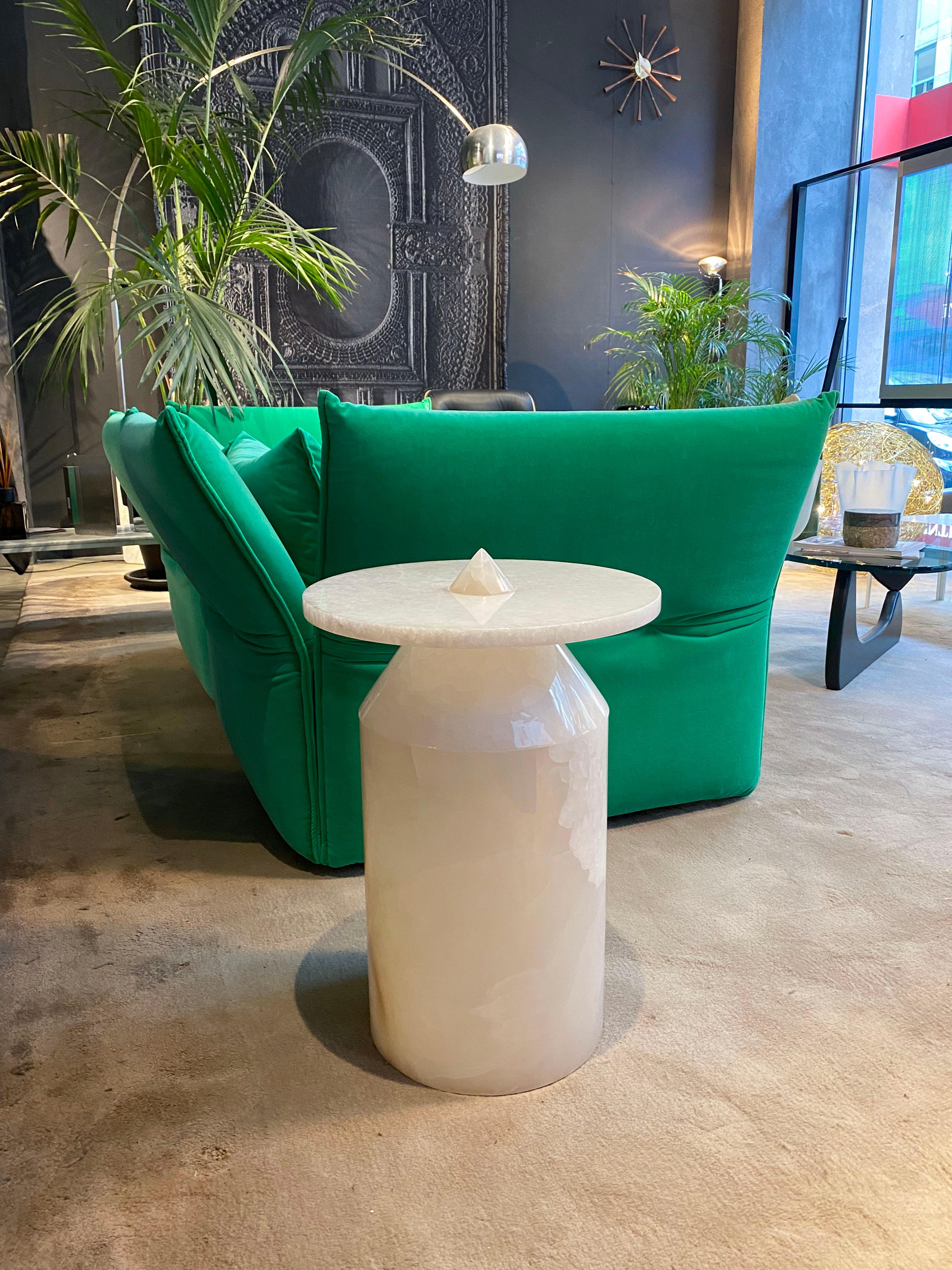 New Modern Side Table in White Onyx, creator Karen Chekerdjian For Sale 1
