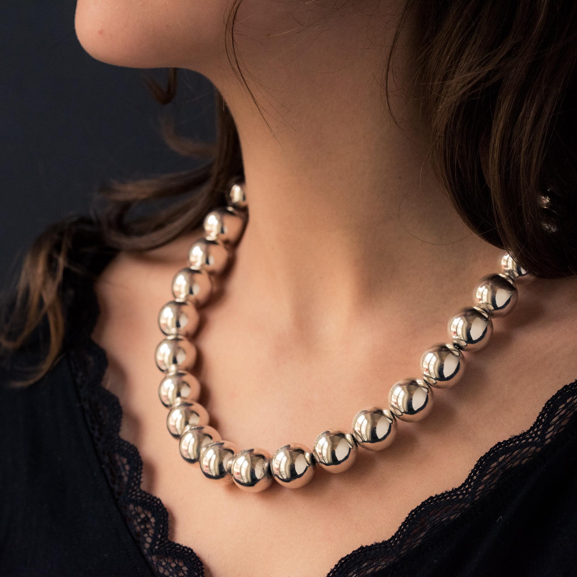 Neu Modernes Silber Perlen Choker Halsband im Angebot 1