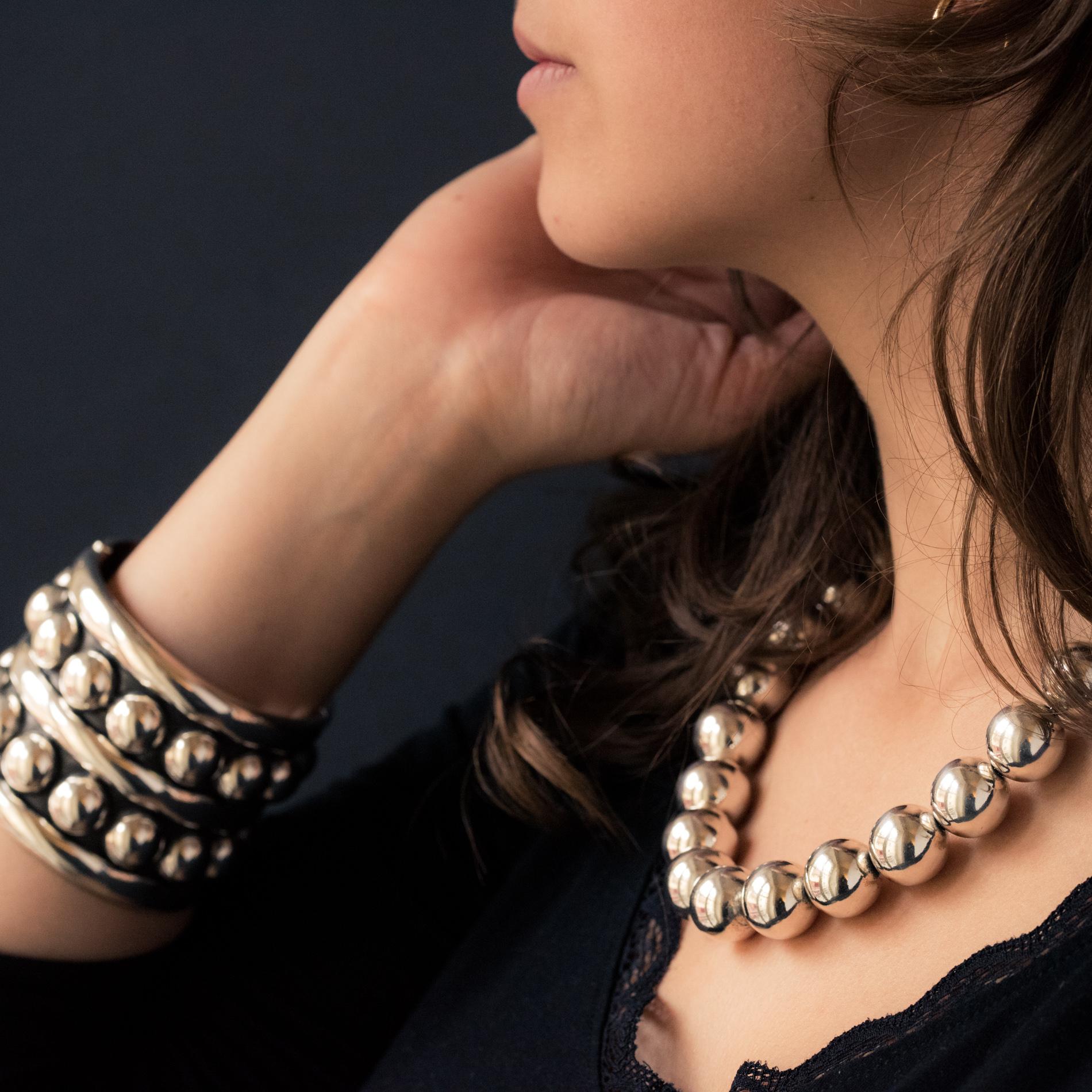 Neu Modernes Silber Perlen Choker Halsband im Angebot 4