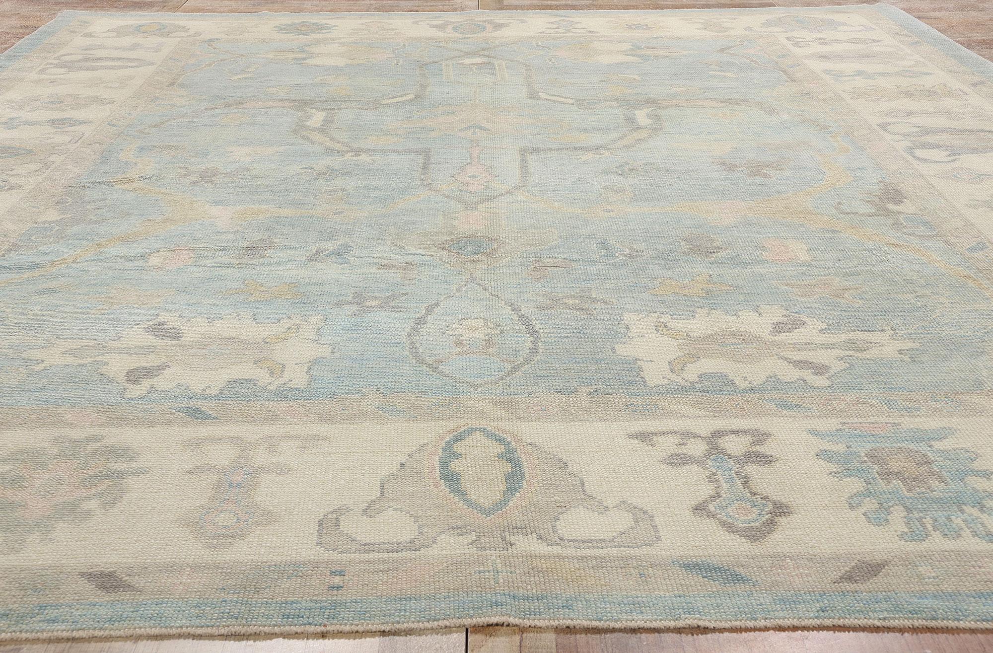 Neuer moderner weicher blauer türkischer Oushak-Teppich im traditionellen Stil im Angebot 1