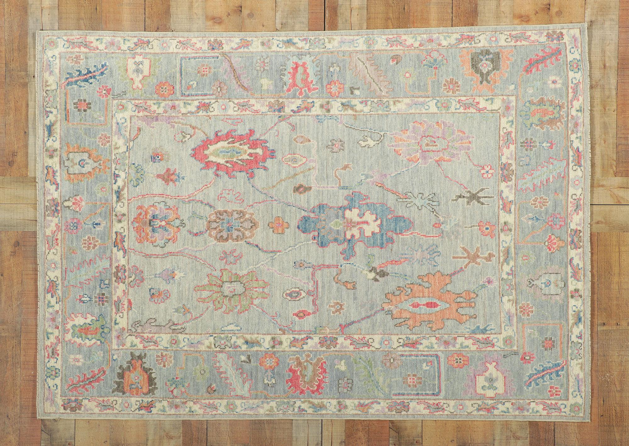Wool New Modern Style Oushak Rug with Soft Colors For Sale
