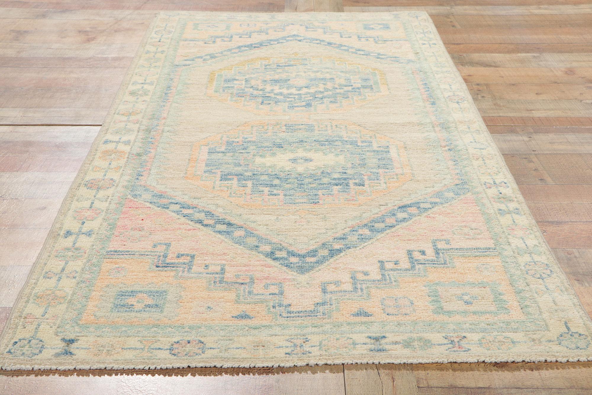 Wool New Modern Style Oushak Rug with Soft Colors For Sale