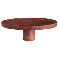 Nuovo vassoio moderno in rosso travertino, creazione Karen Chekerdjian STOCK