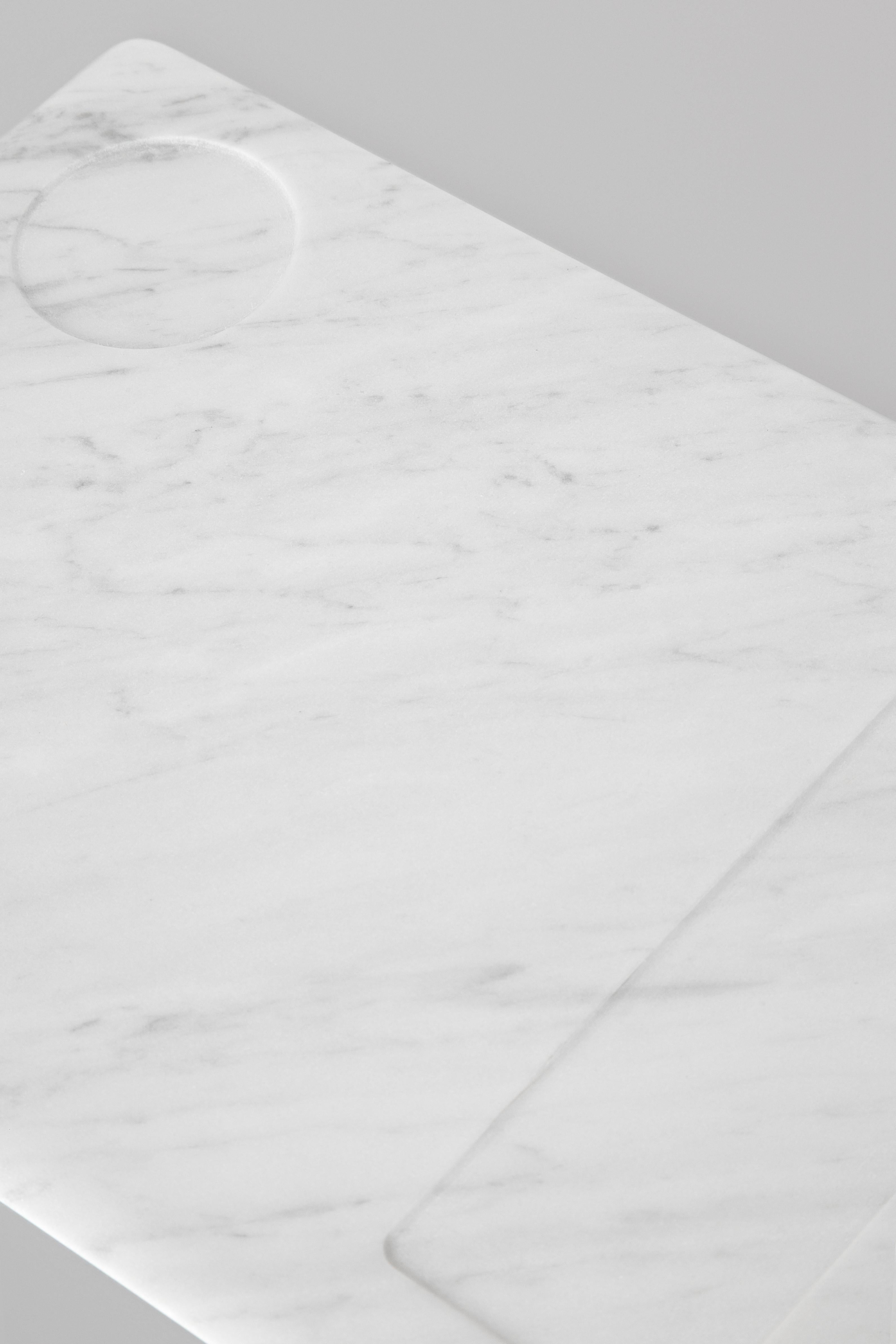 Neues modernes Tablett aus weißem Carrara-Marmor, Schöpfer Studioformart (Moderne) im Angebot