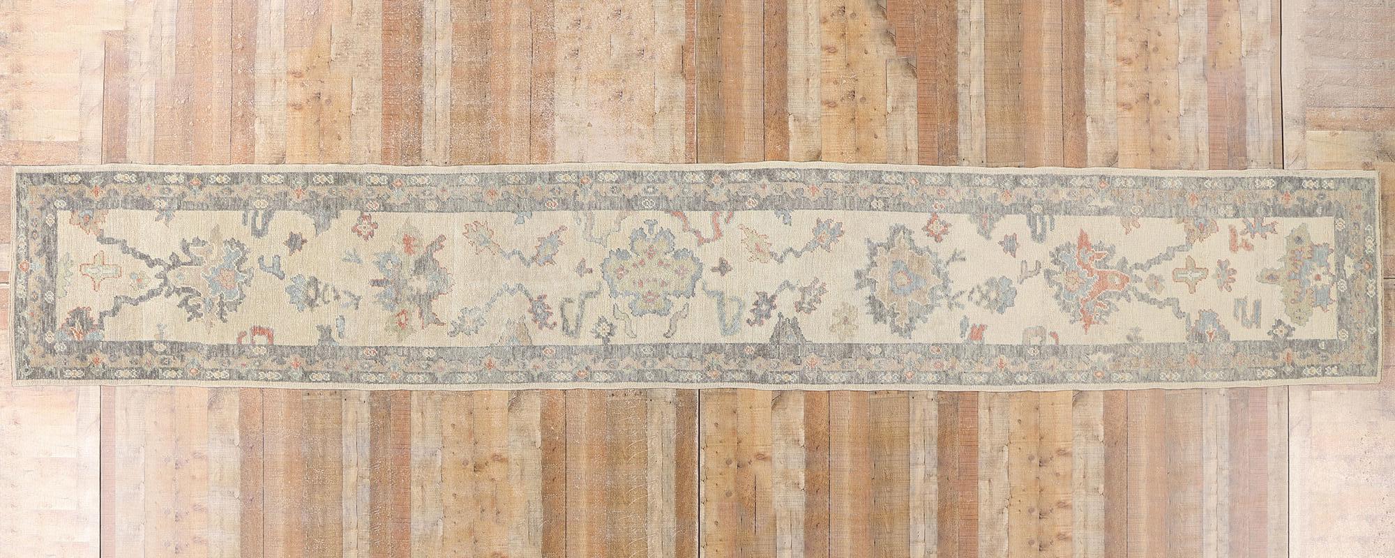 Neuer moderner türkischer Oushak-Teppich-Läufer, 03'00 x 18'09 im Angebot 2
