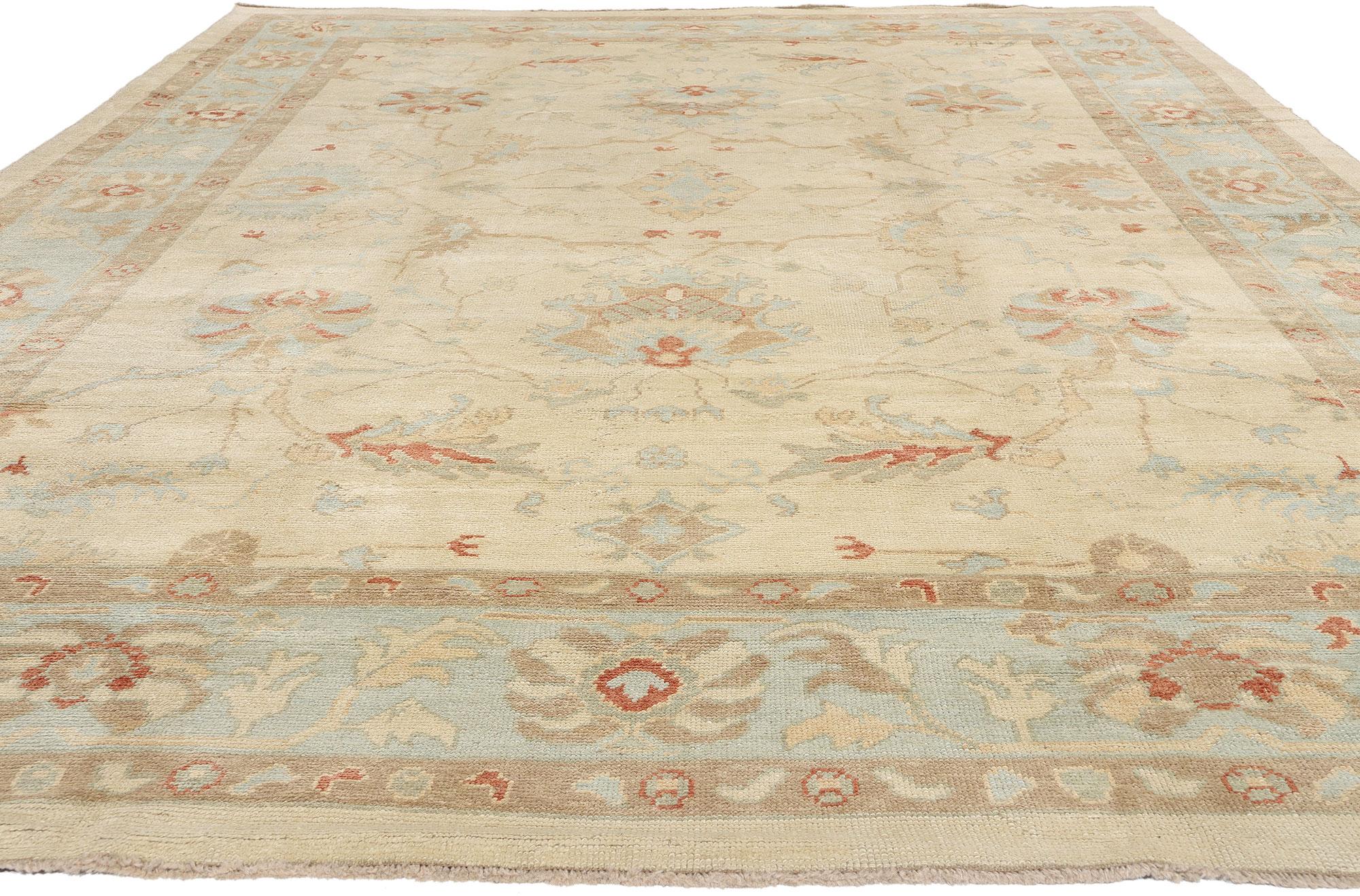 Neuer moderner türkischer Oushak-Teppich im traditionellen Stil und in weichen Erdtönen (Türkisch) im Angebot