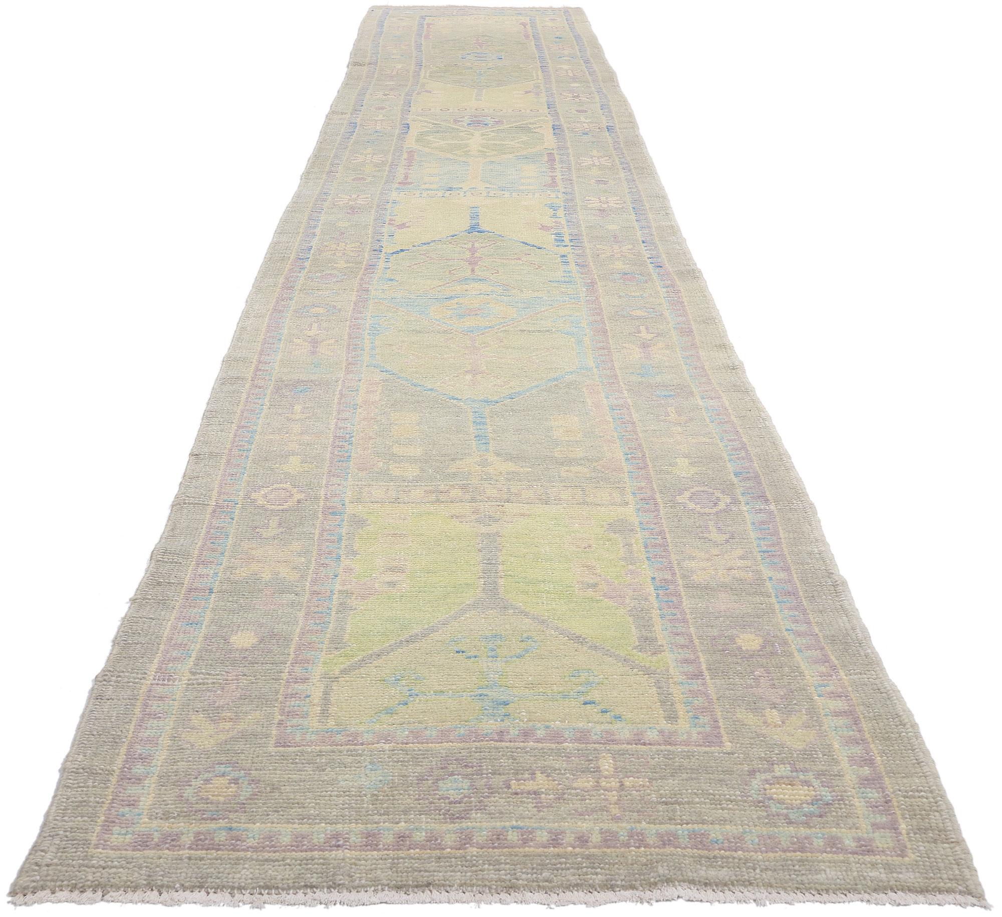 Neuer moderner türkischer Oushak-Teppich im traditionellen Stil (Ästhetizismus) im Angebot