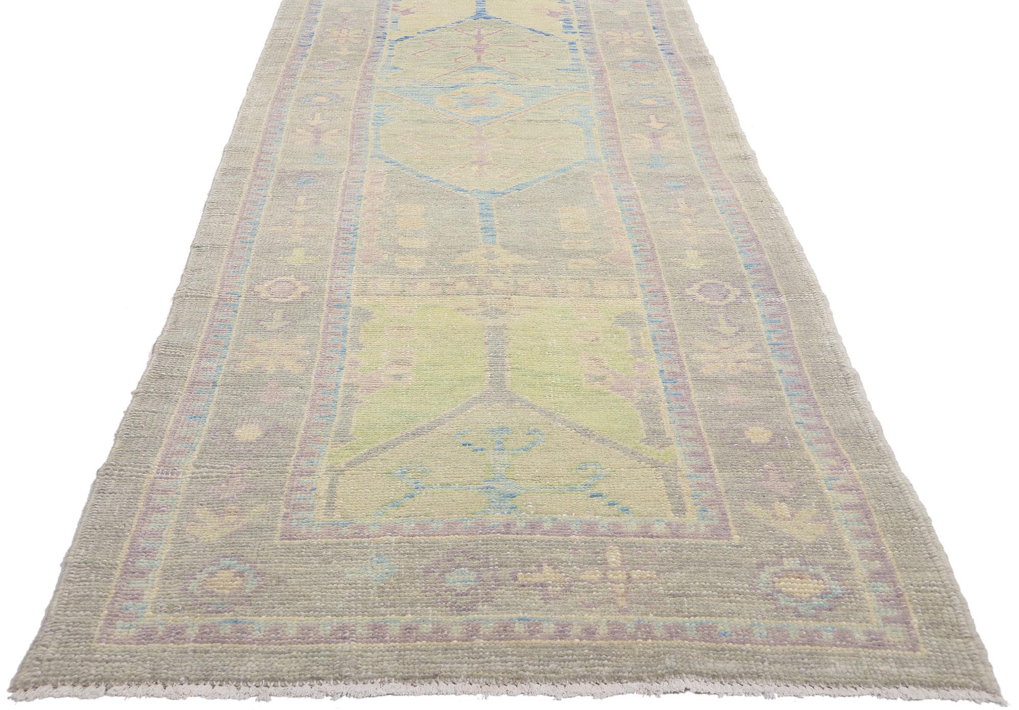 Neuer moderner türkischer Oushak-Teppich im traditionellen Stil (Türkisch) im Angebot