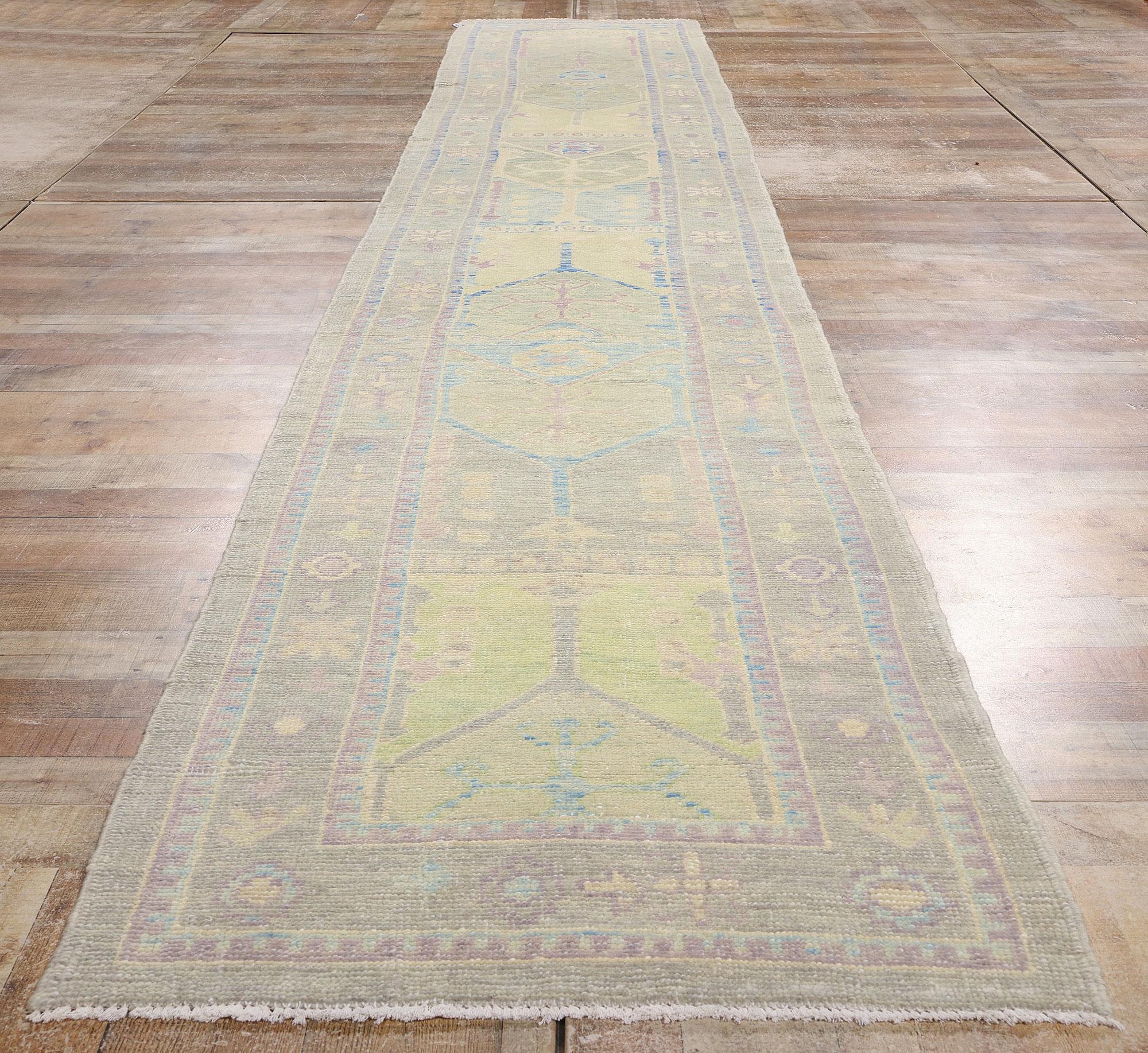 Neuer moderner türkischer Oushak-Teppich im traditionellen Stil (Wolle) im Angebot