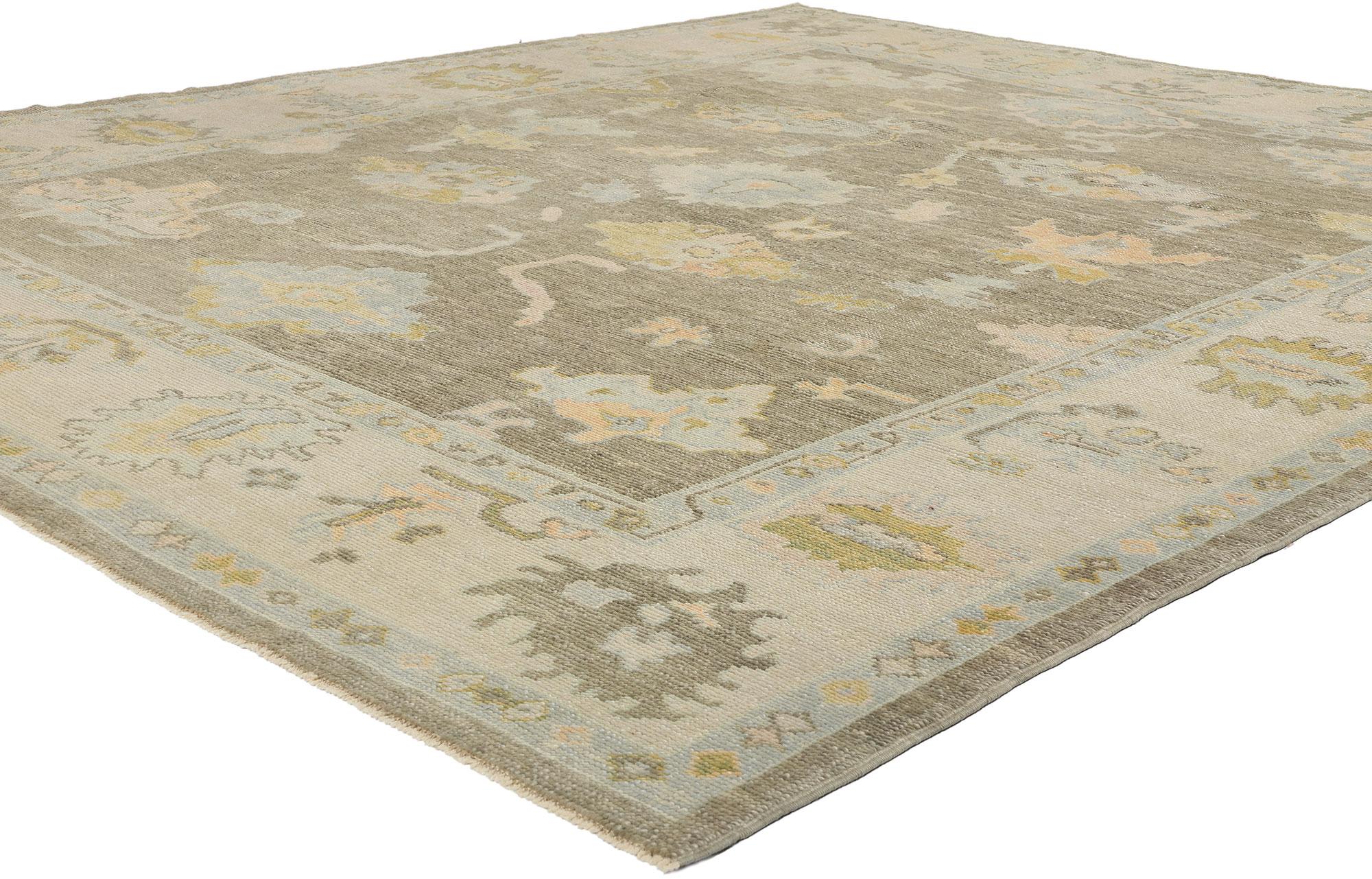 53954 New Modern Earth-Tone Turkish Oushak Rug, 08'11 x 10'02. Dieser erdige, handgeknüpfte türkische Oushak-Teppich aus Wolle präsentiert ein reizvolles Tableau aus von der Natur inspirierten Farben und biophilem Design, das traditionelle