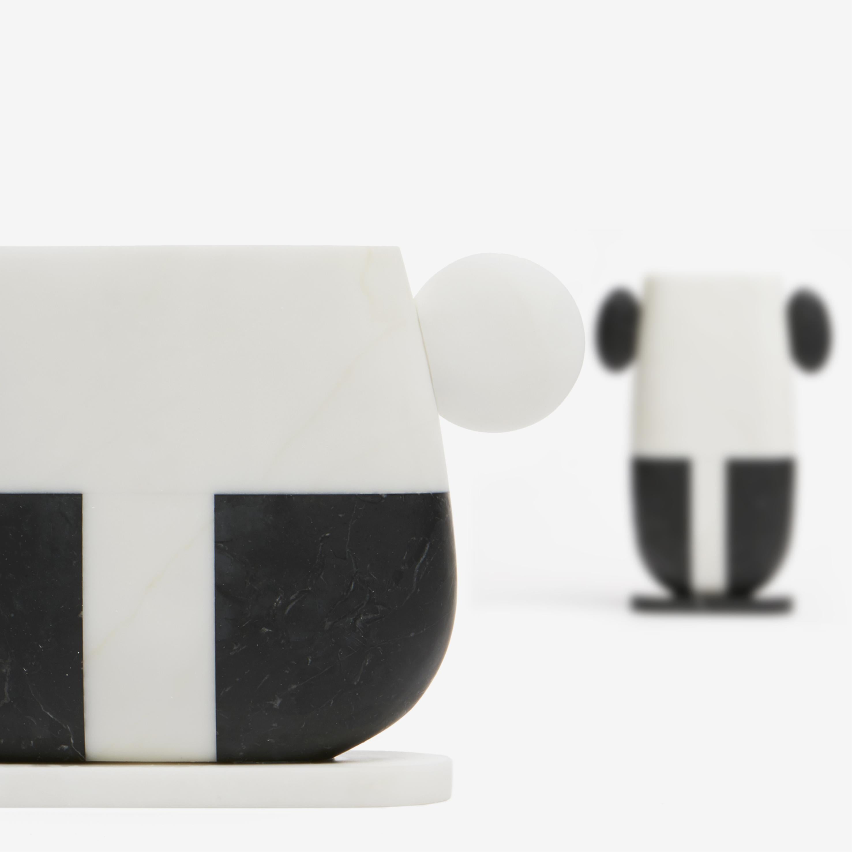 Italiano Nuovo vaso moderno in marmo bianco e nero, creatore Matteo Cibic in vendita