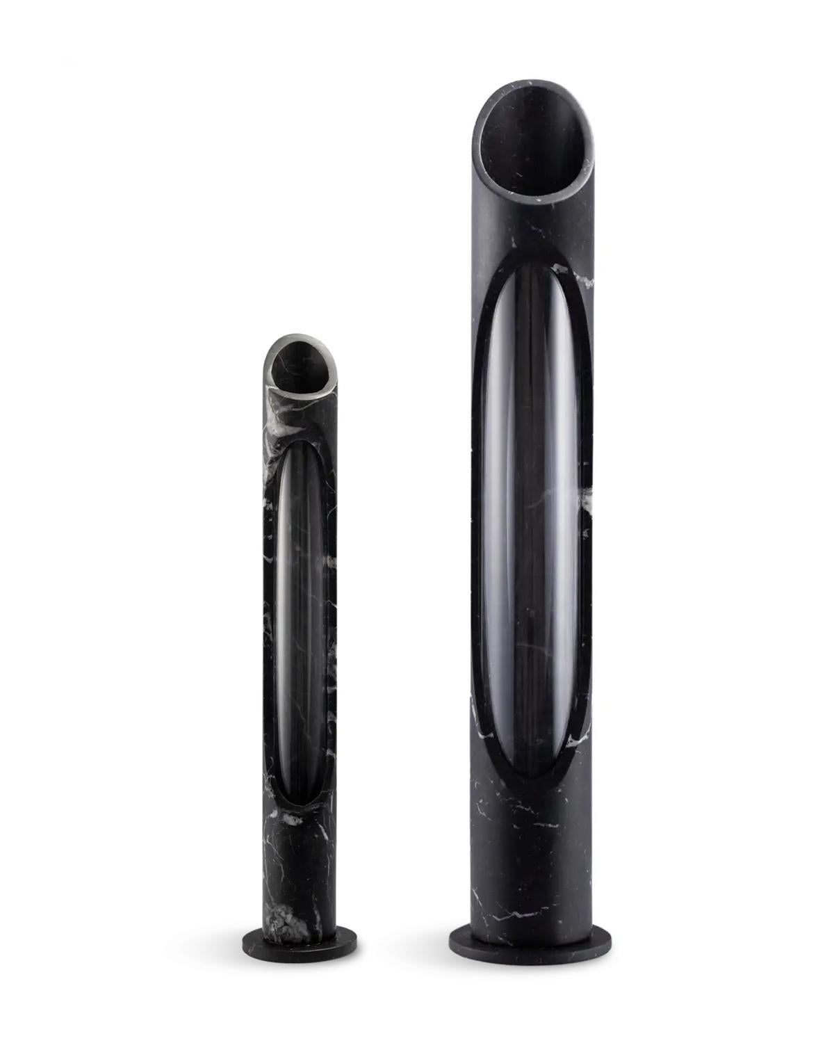 italien New Modernity Vase L en marbre Marquinia noir, Design by Jacopo Simonetti en vente