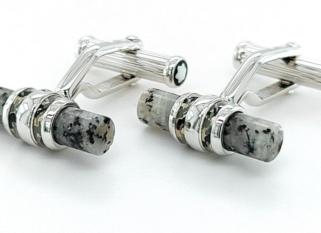 Montblanc soulmakers for 100 years by montblanc. platinum plated 925 sterling silver cufflink with granite inlay. Limited edition 1734/1906.
New and comes with full set incl. box and user guide.
Total weight: 9.2 gram
Measurements: length: 19.9 