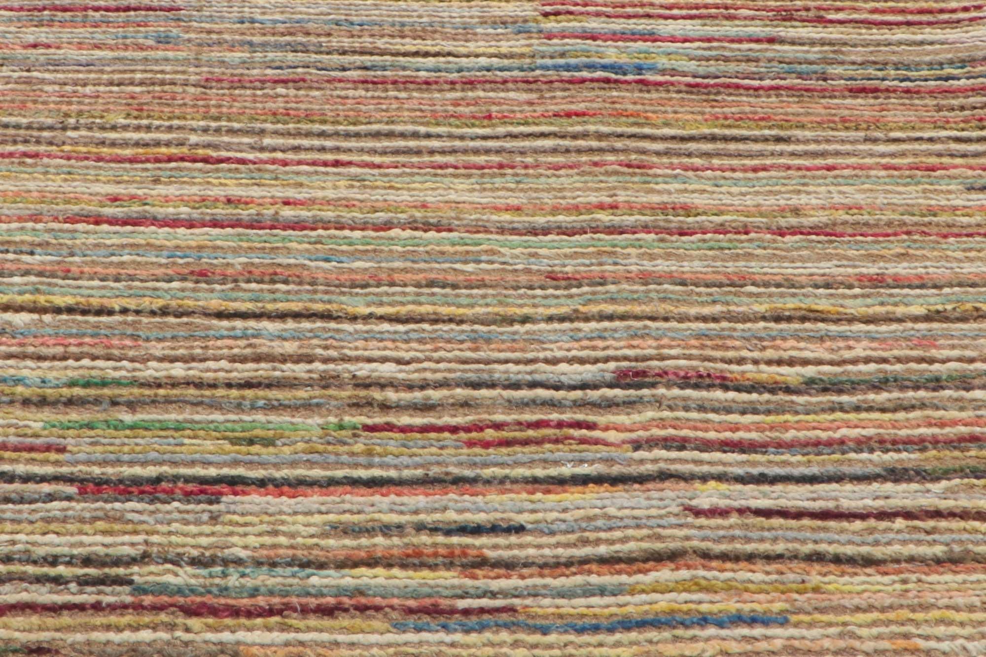 Alfombra Marroquí de Pelo Corto, El Encanto Tribal se Mezcla con el Estilo Moderno de Mediados de Siglo Siglo XXI y contemporáneo en venta