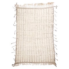 Neuer marokkanischer Wollteppich in Weiß und Schwarz mit gemischter Florhöhe