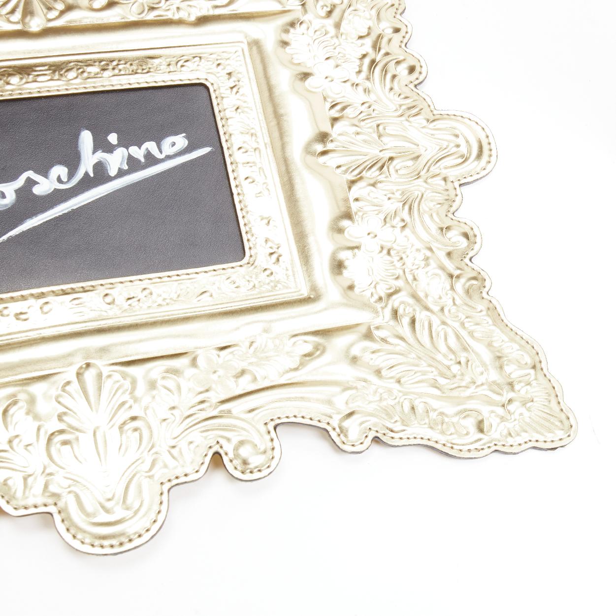 new MOSCHINO 2020 Runway Picasso signature barocco picture frame clutch bag- In New Condition In Hong Kong, NT