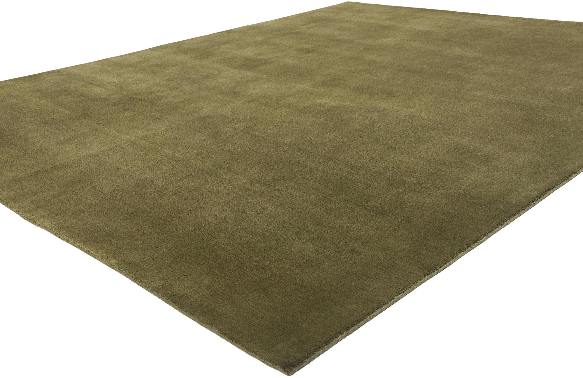 31154 Alfombra Moderna Verde Musgo Oliva, 08'00 x 09'10. El diseño biofílico se une a la elegancia de los tonos tierra en esta moderna alfombra artesanal verde oliva. La suntuosa textura y el color verde terroso entretejido en esta pieza se combinan