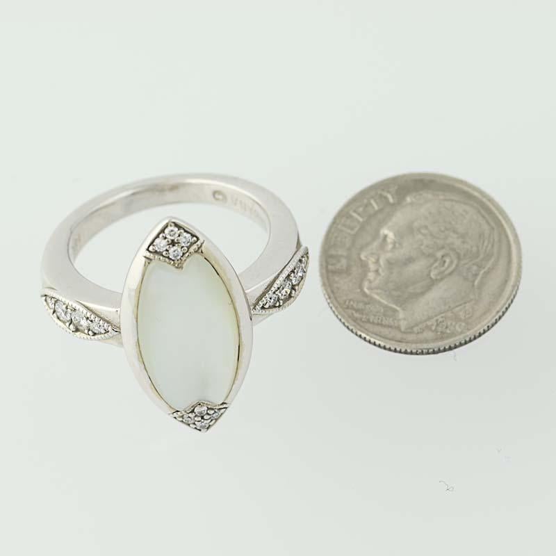 Mother of Pearl and Diamond Kabana Ring, 14 White Gold Round Brilliant .22 Carat 2