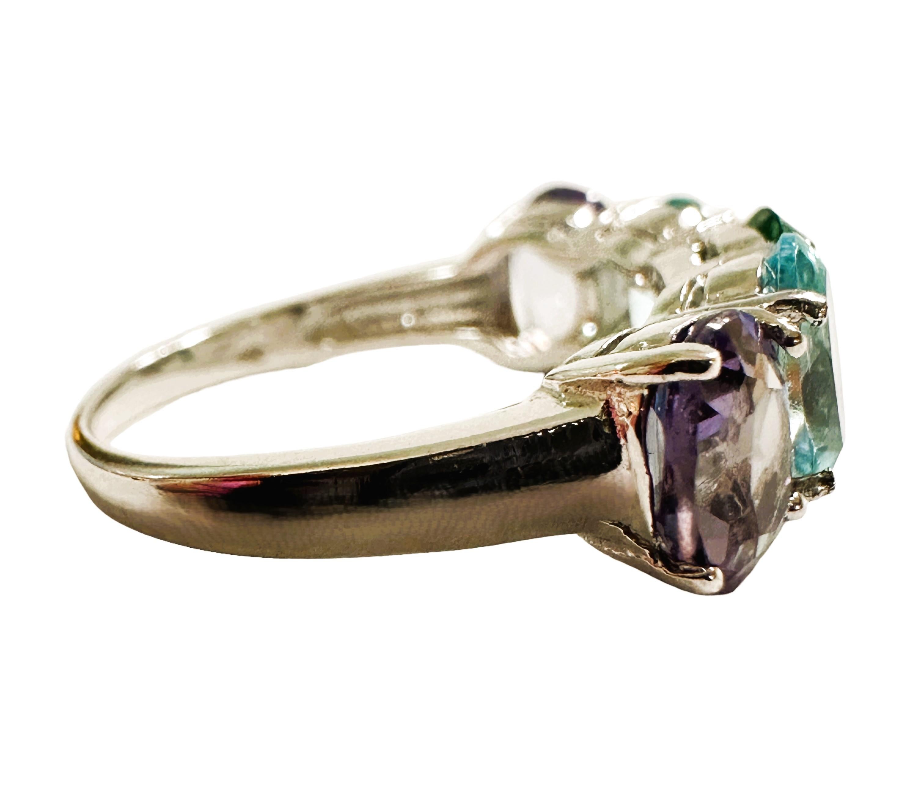 Neuer mehrfarbiger 5-Stein-Ring mit 5,50 Karat Saphir aus Sterling, Größe 7 im Zustand „Hervorragend“ in Eagan, MN