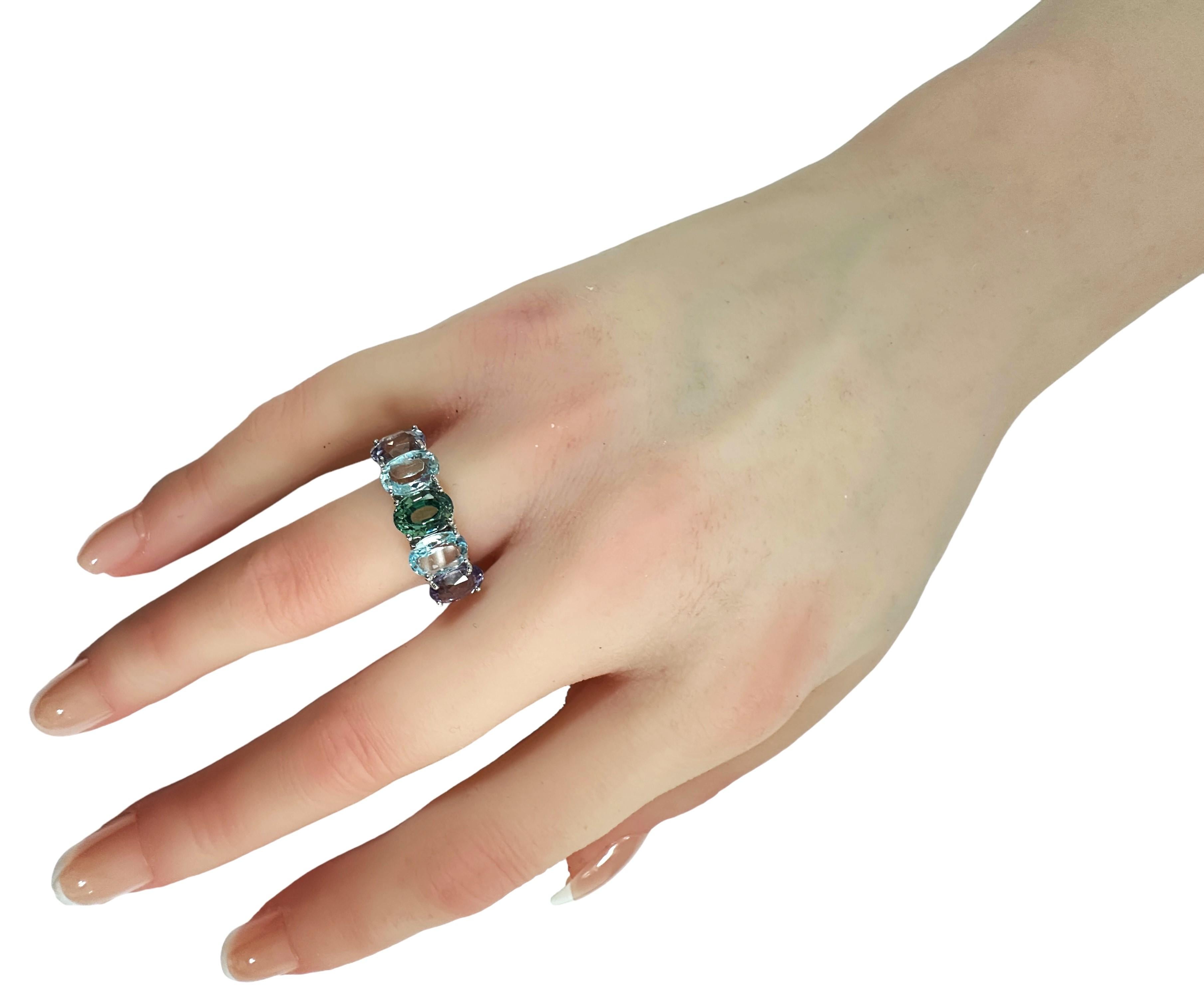 Neuer mehrfarbiger 5-Stein-Ring mit 5,50 Karat Saphir aus Sterling, Größe 7 2