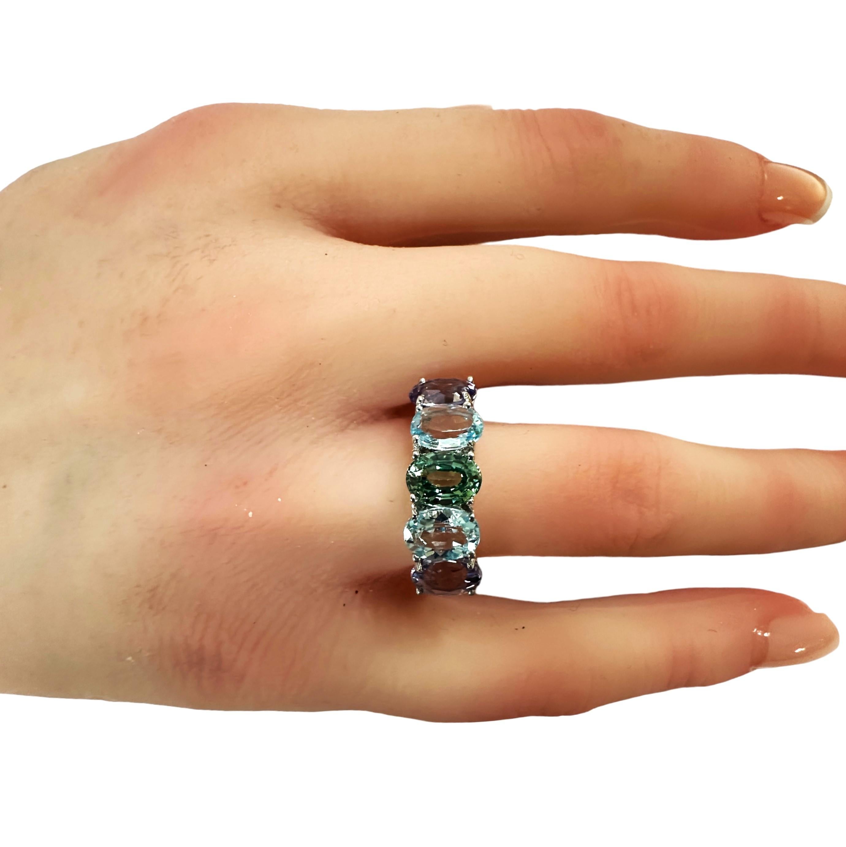 Neuer mehrfarbiger 5-Stein-Ring mit 5,50 Karat Saphir aus Sterling, Größe 7 3