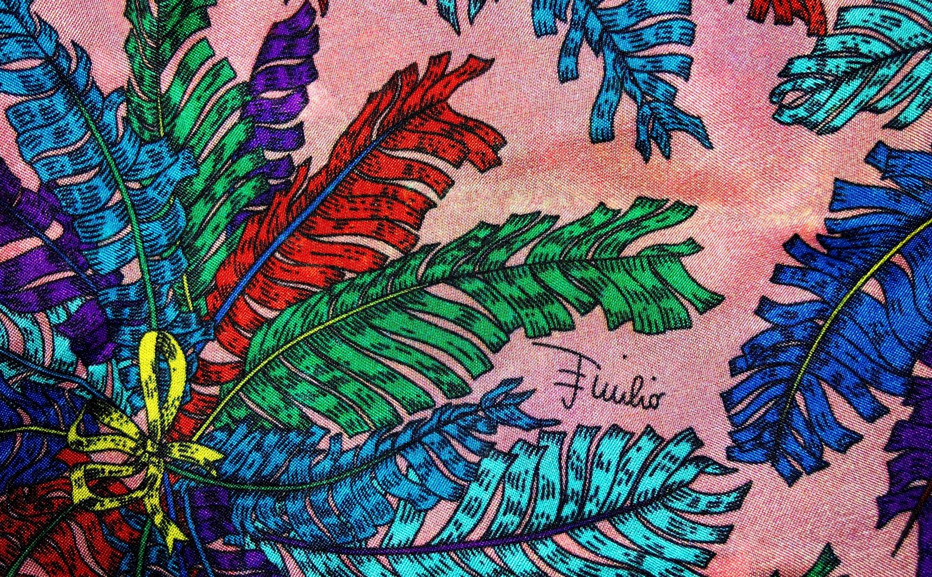 Emilio Pucci - Robe tunique caftan en soie imprimée signature multicolore, 40 Neuf - En vente à Switzerland, CH