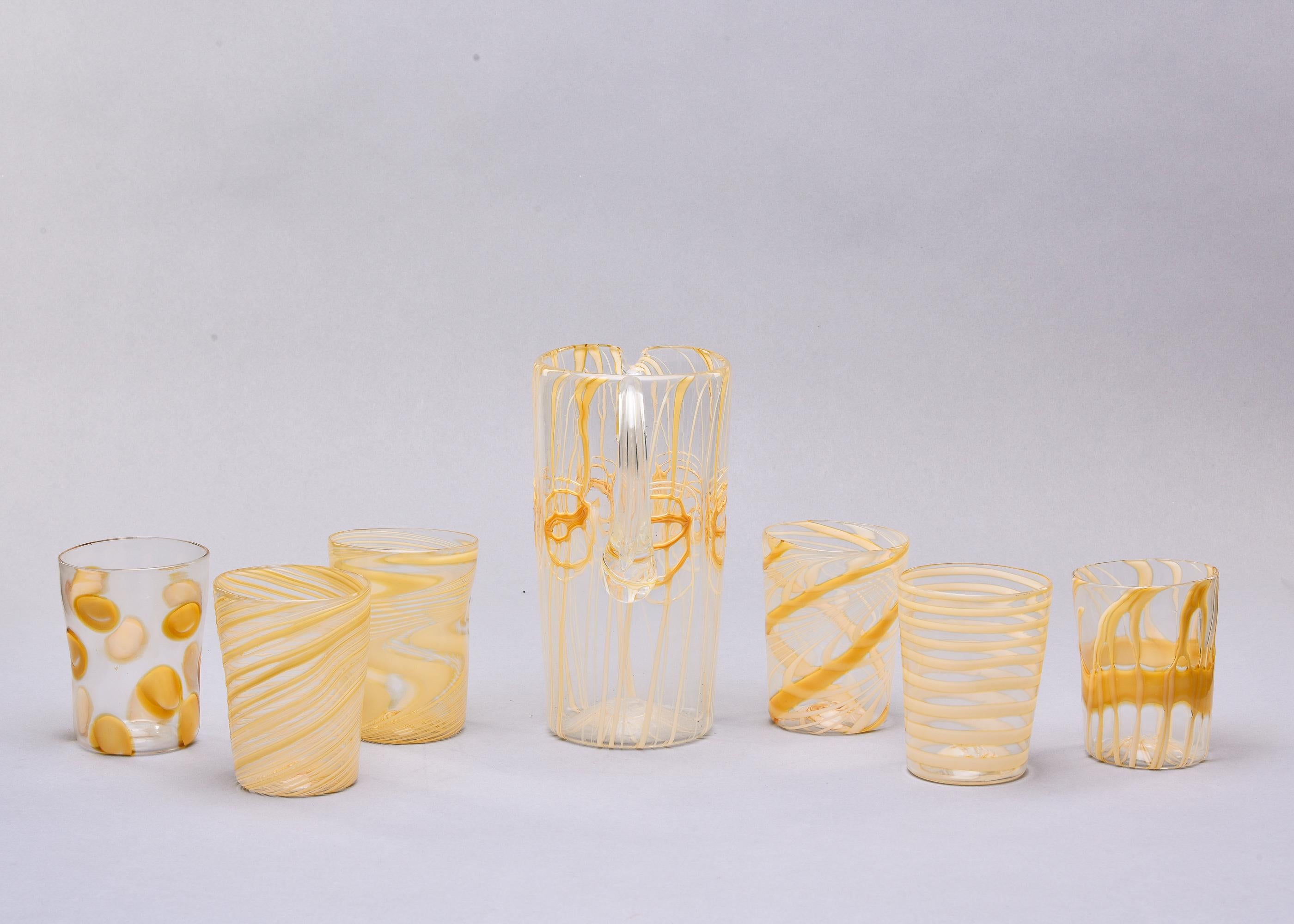 XXIe siècle et contemporain Nouveau pichet en verre de Murano extensible et six verres dorés en vente