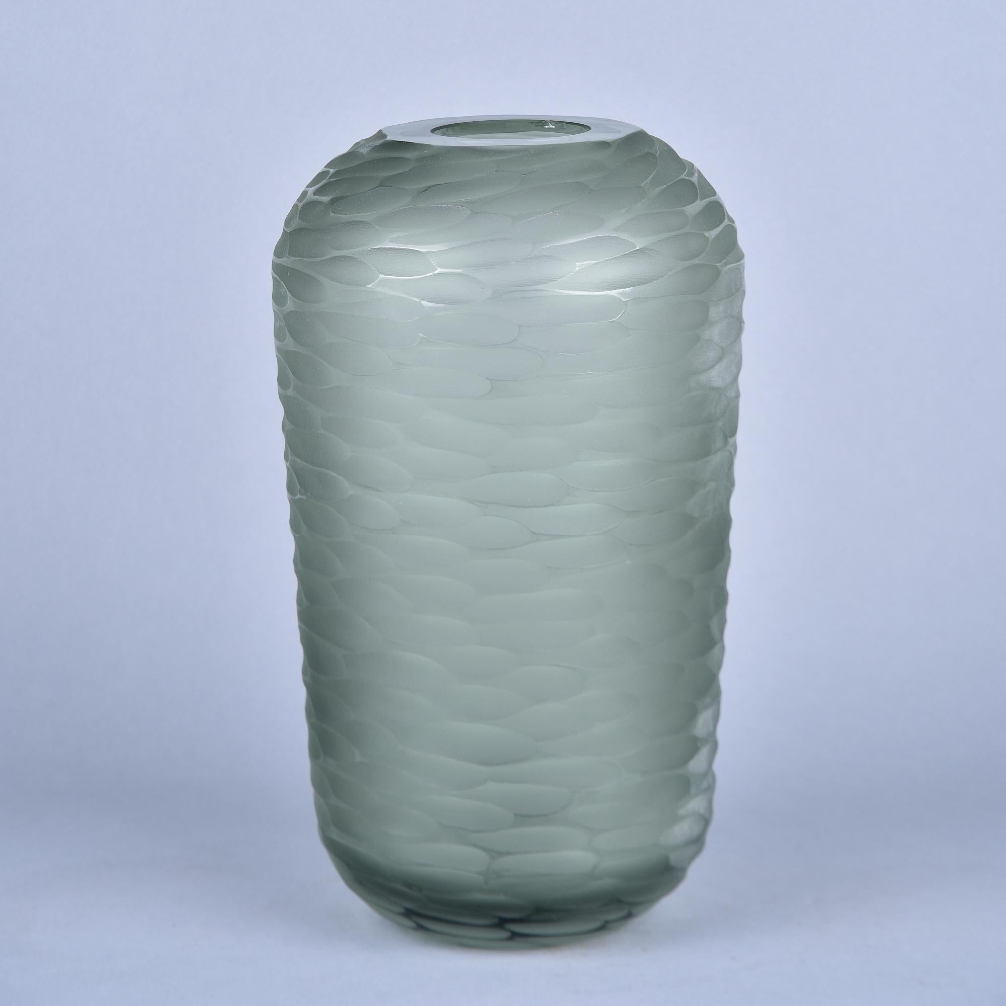 Mid-Century Modern New Murano Glass Tall Battuto Smoky Sage Green Vase en vente